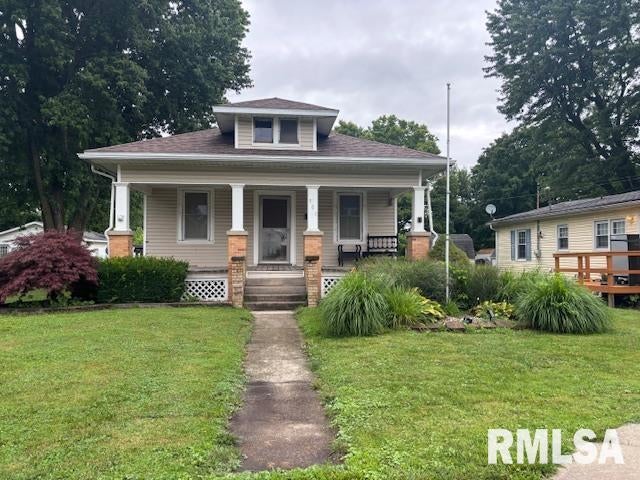 905 Walnut Street — photo