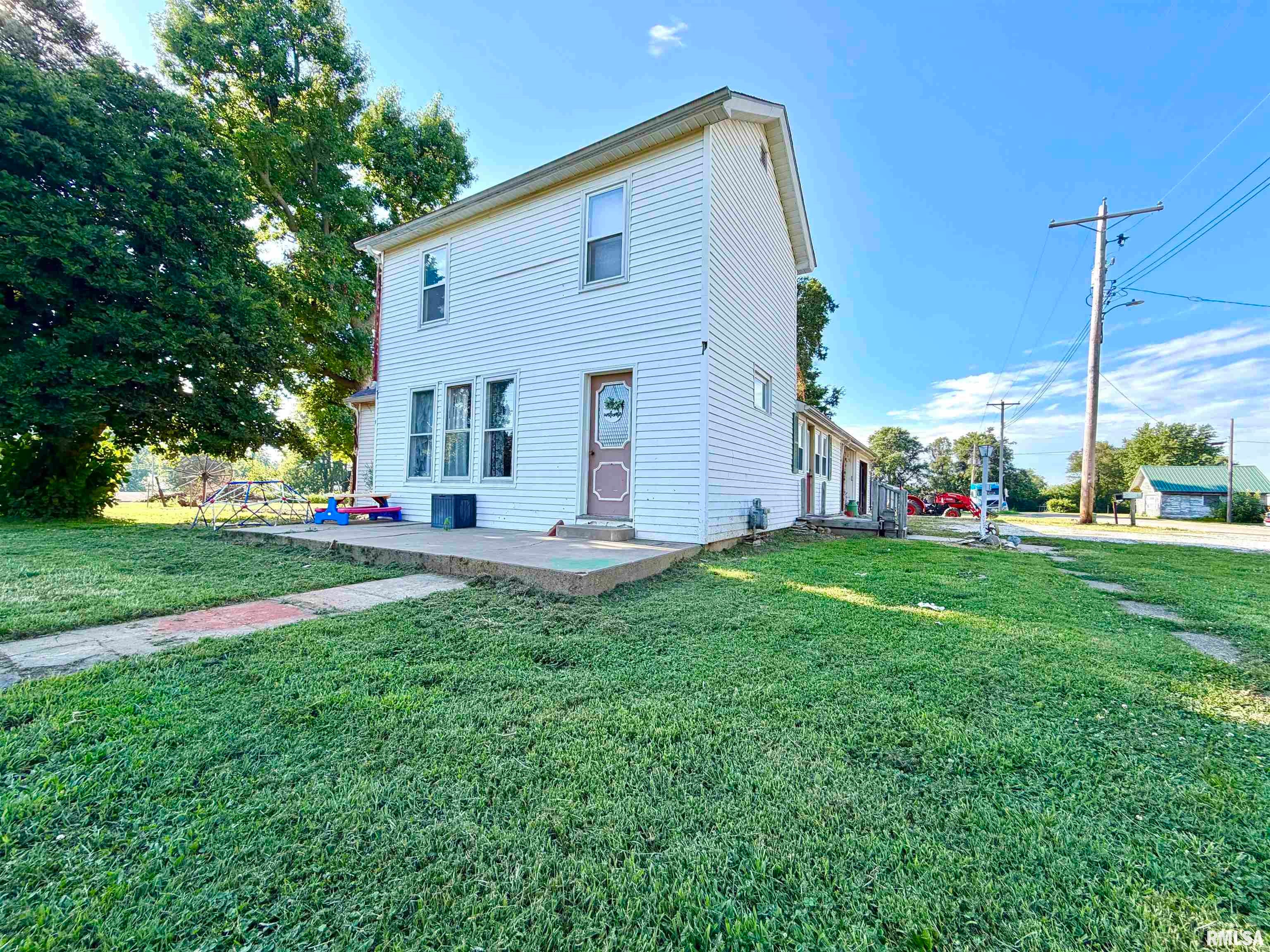402 W Walnut Street — photo