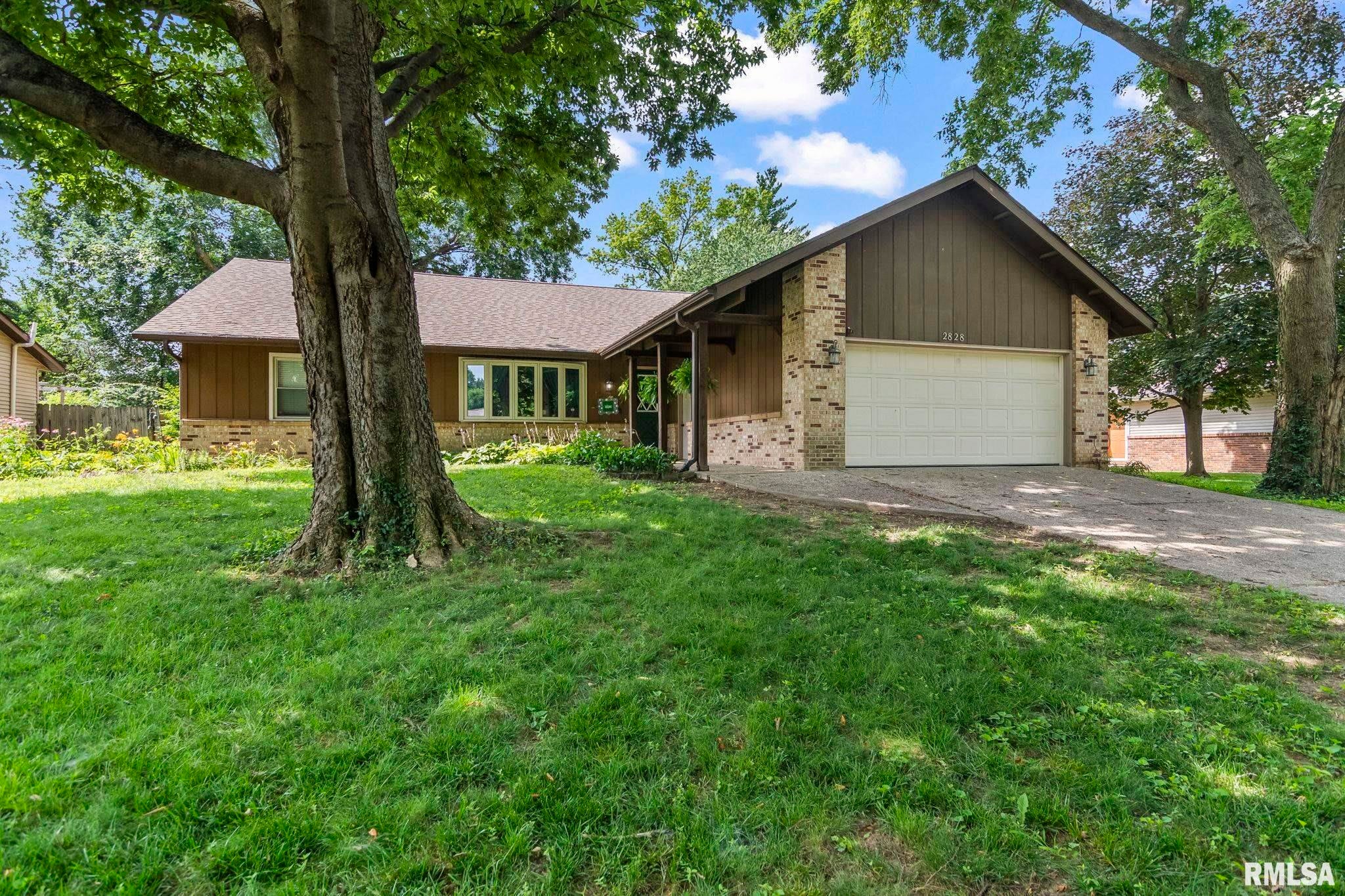2828 CROWN Point, Springfield, IL 62704