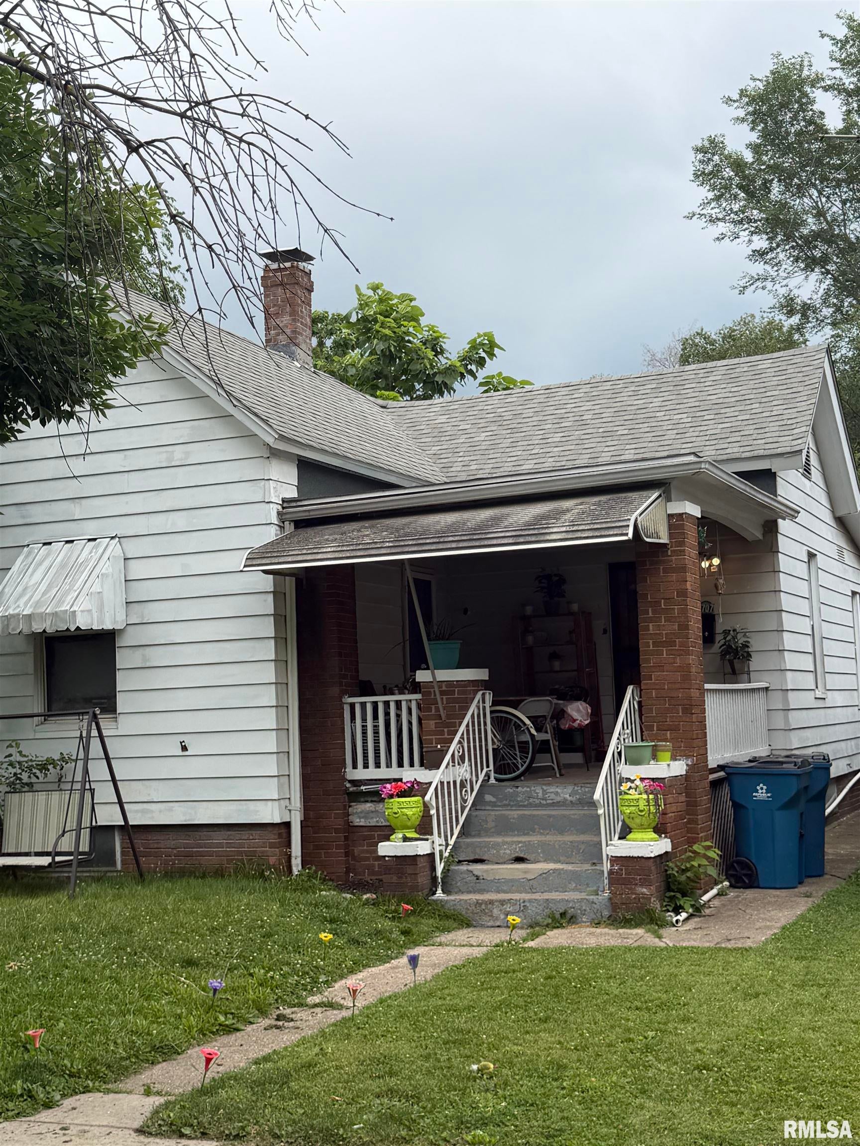 1707 E Moffat Avenue — photo