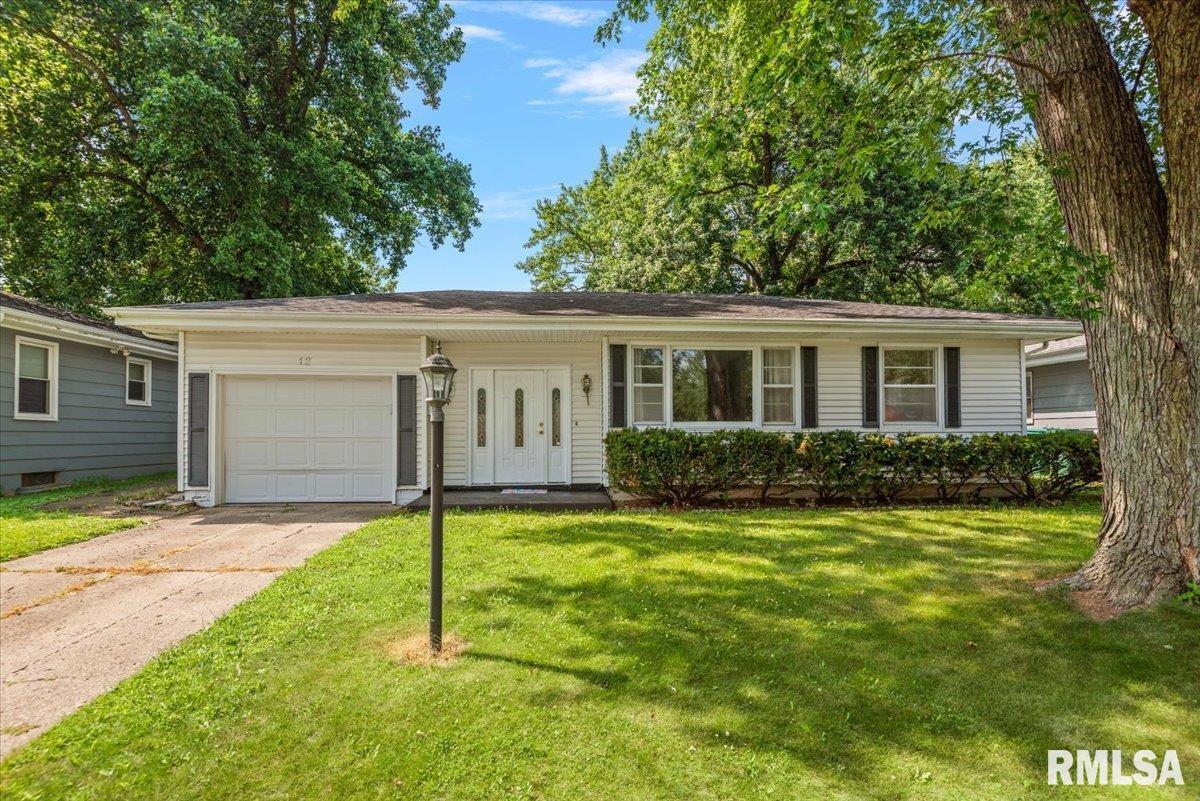 12 Wenzel Lane, Springfield, IL 62702