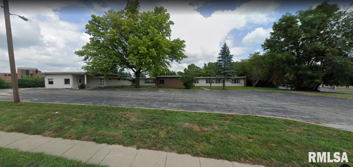 1500 W Walnut Street — photo