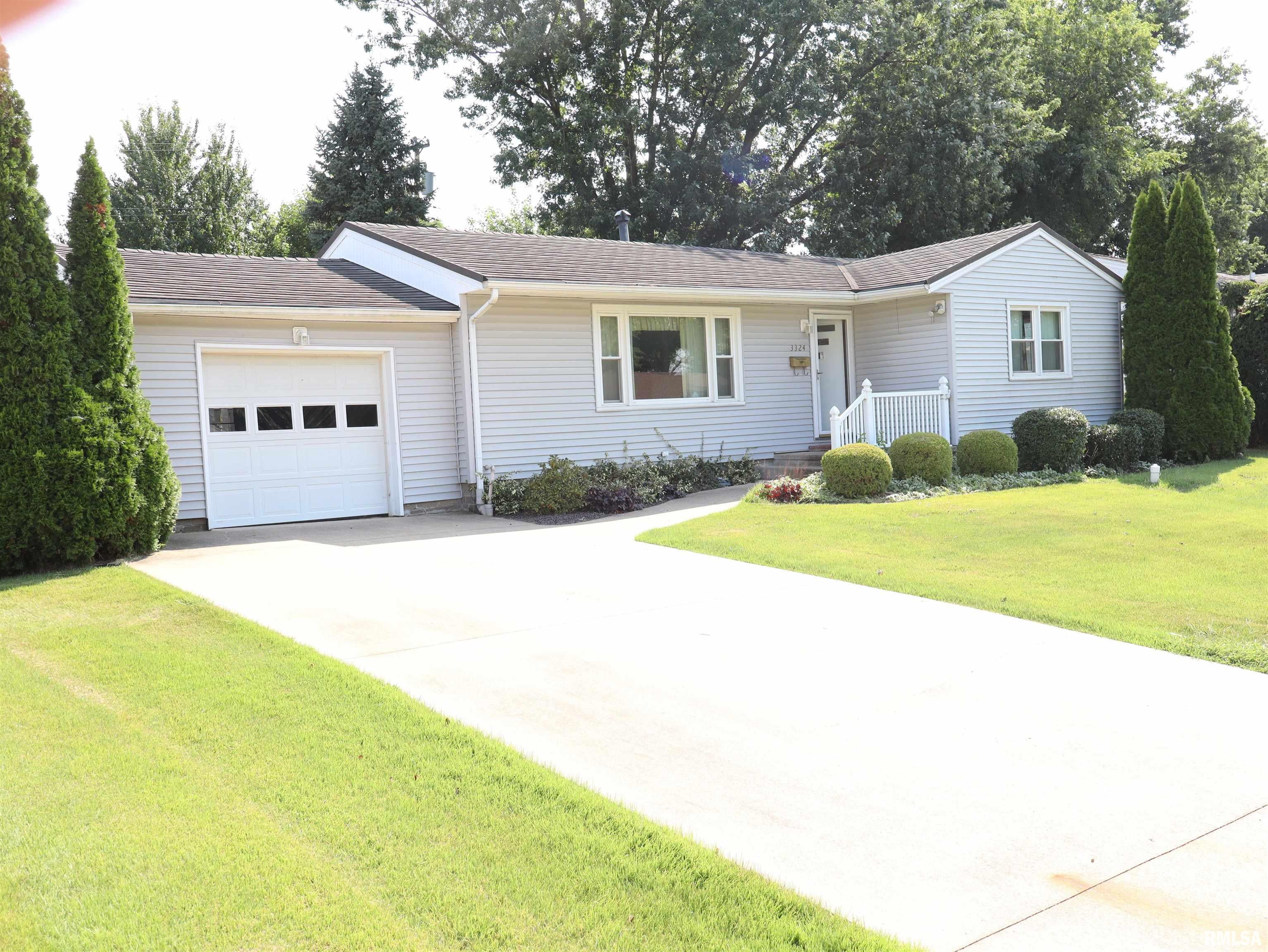 3324 Crest View Drive — photo