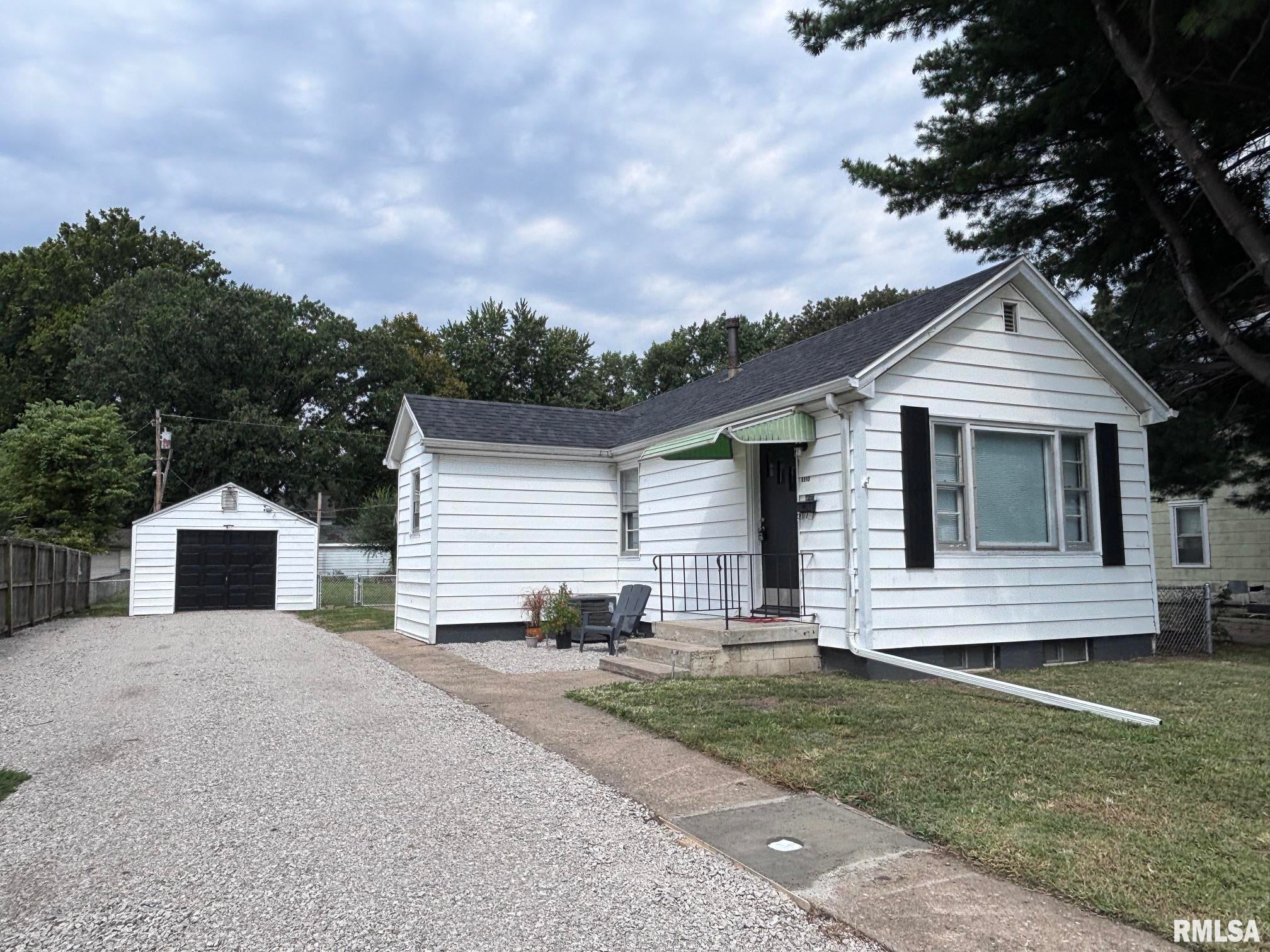 1113 N RUTLEDGE Street, Springfield, IL 62702 — photo 3
