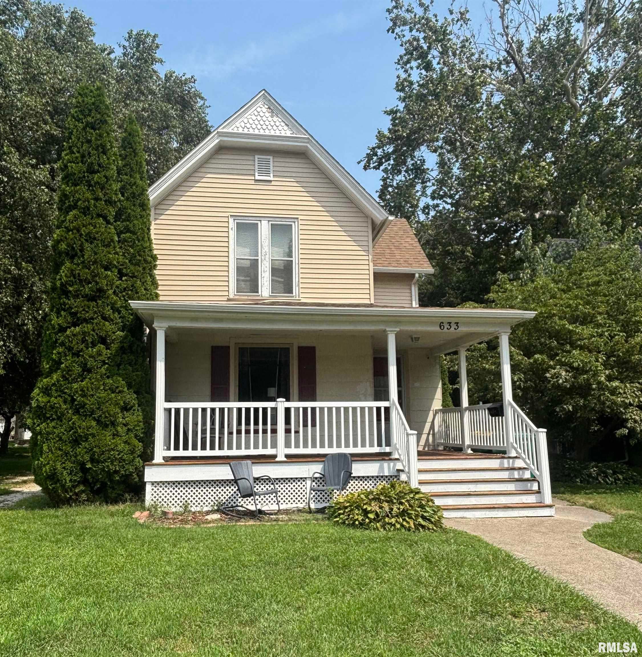 633 E Grove Street — photo