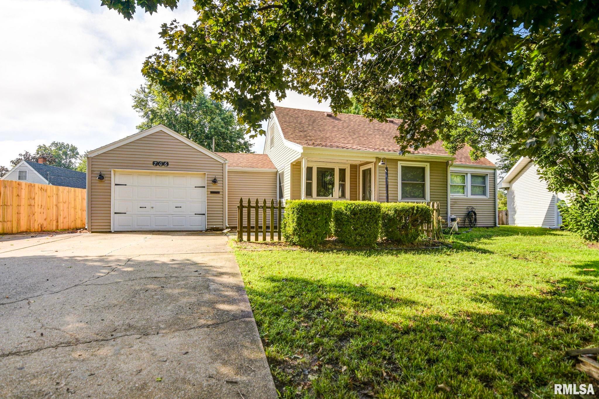 706 W Elm Street — photo