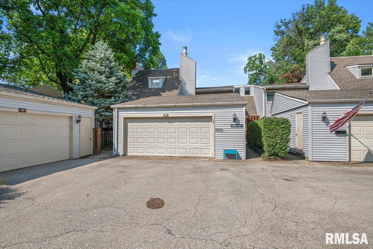 38 Country Place — photo