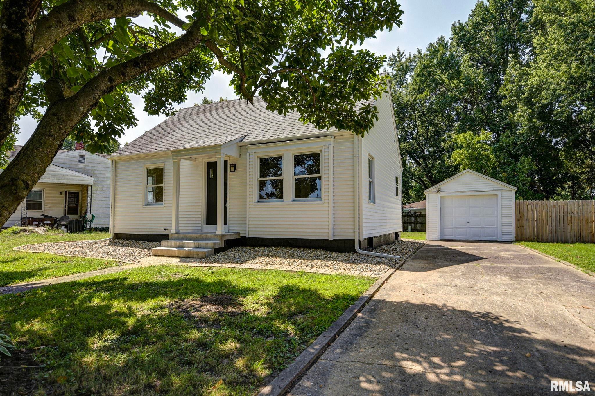33 Illini Drive — photo