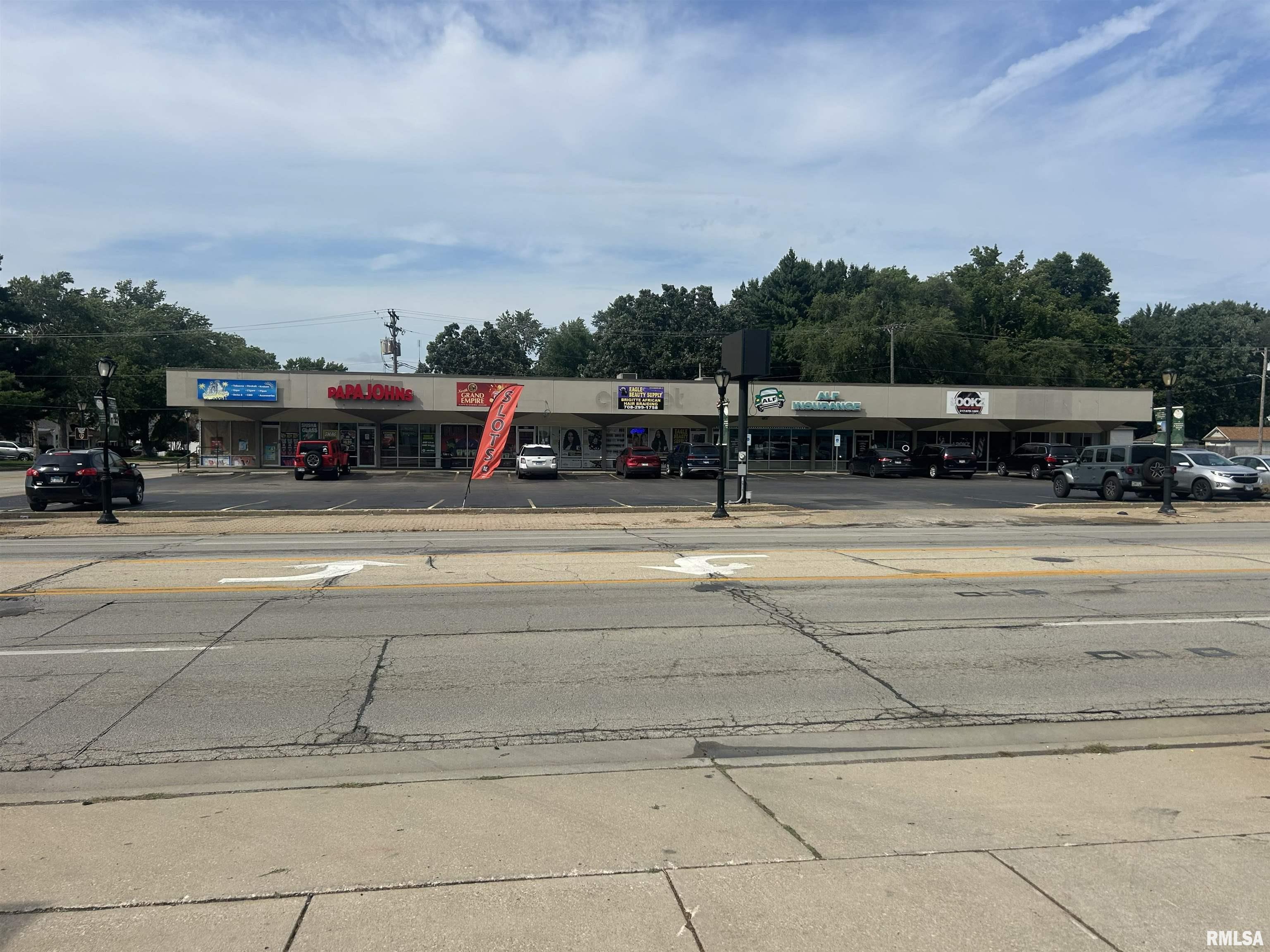 121 E North Grand Avenue — photo