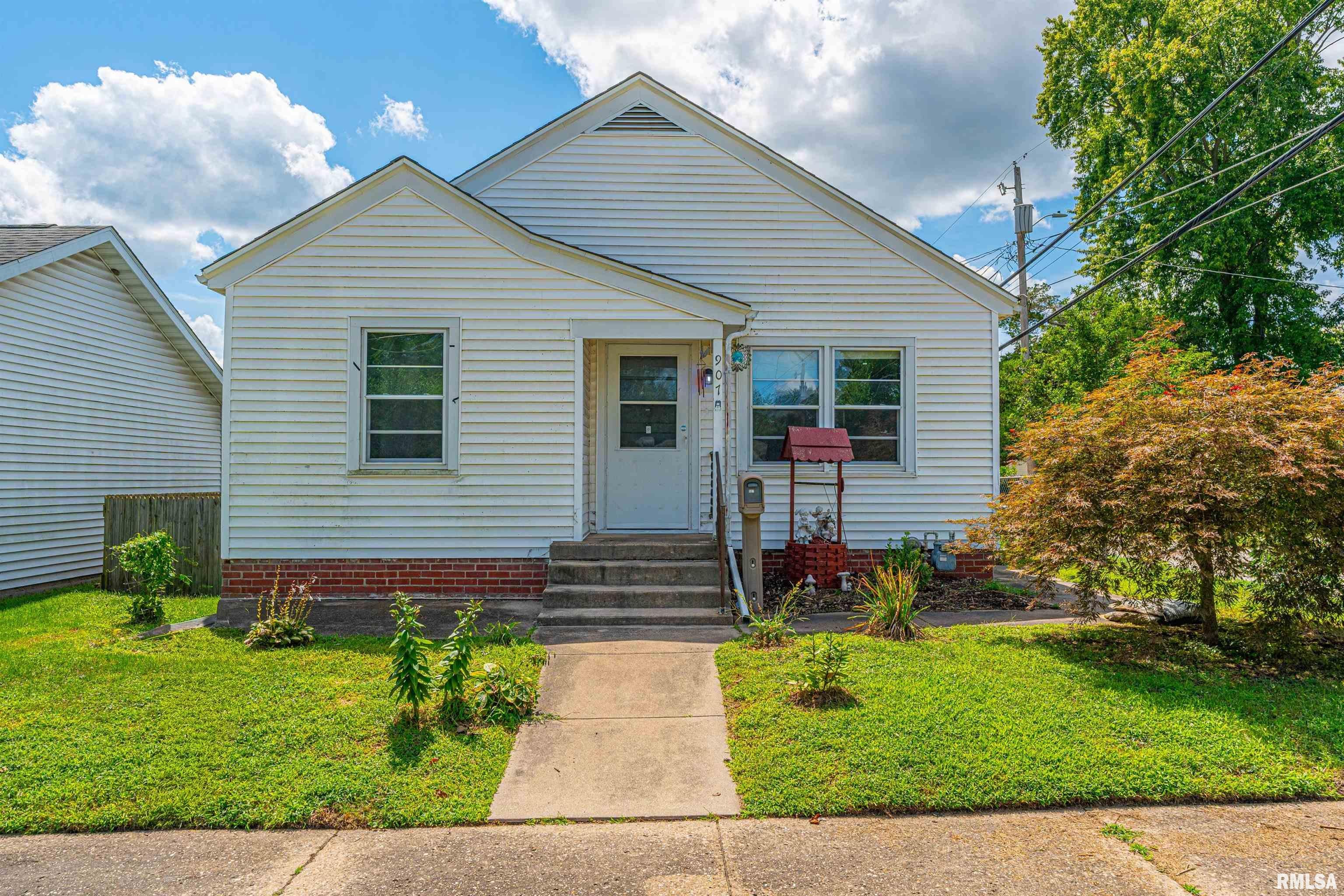 907 Davenport Street — photo