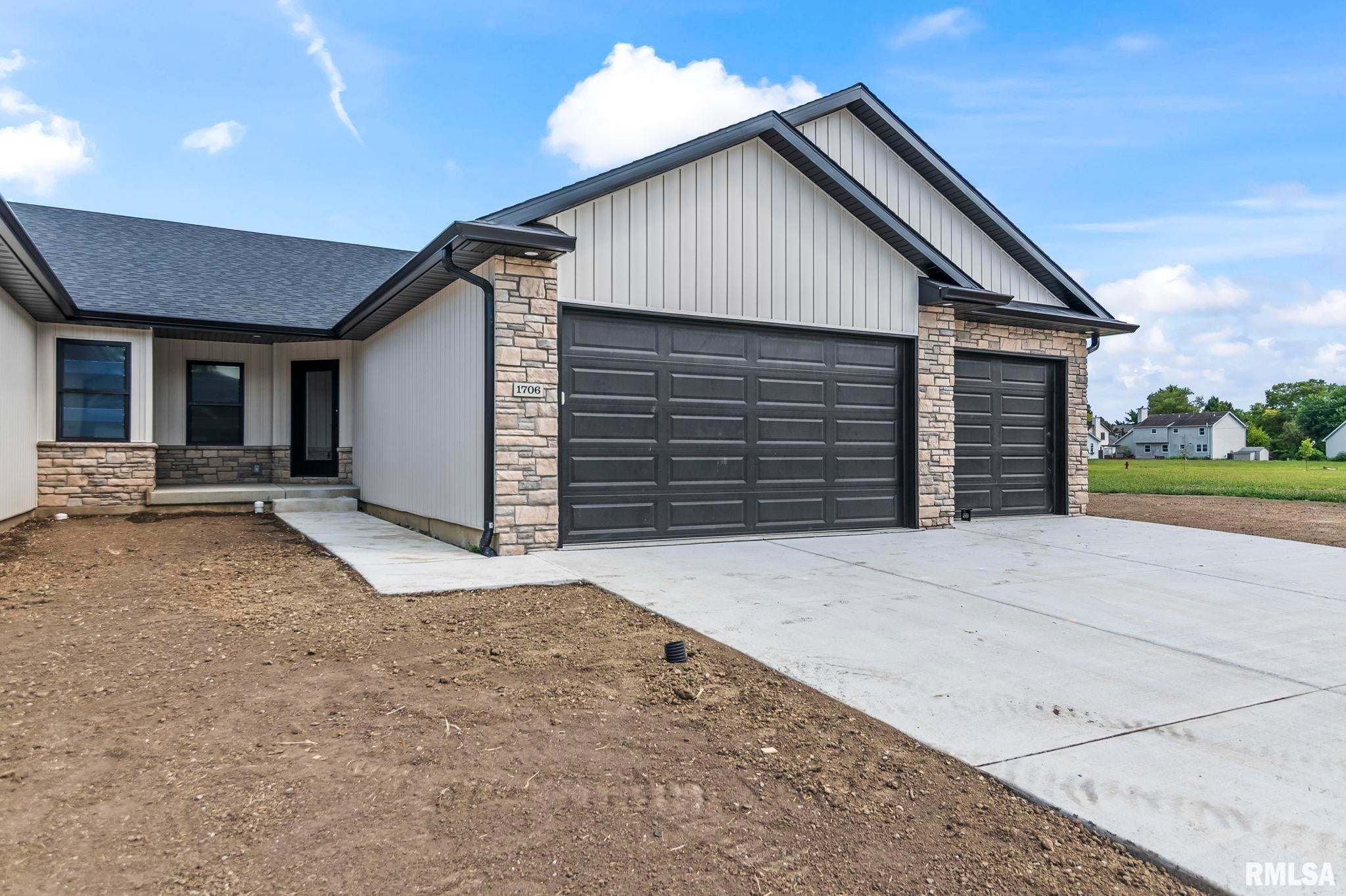 1706 Ambleside Drive — photo