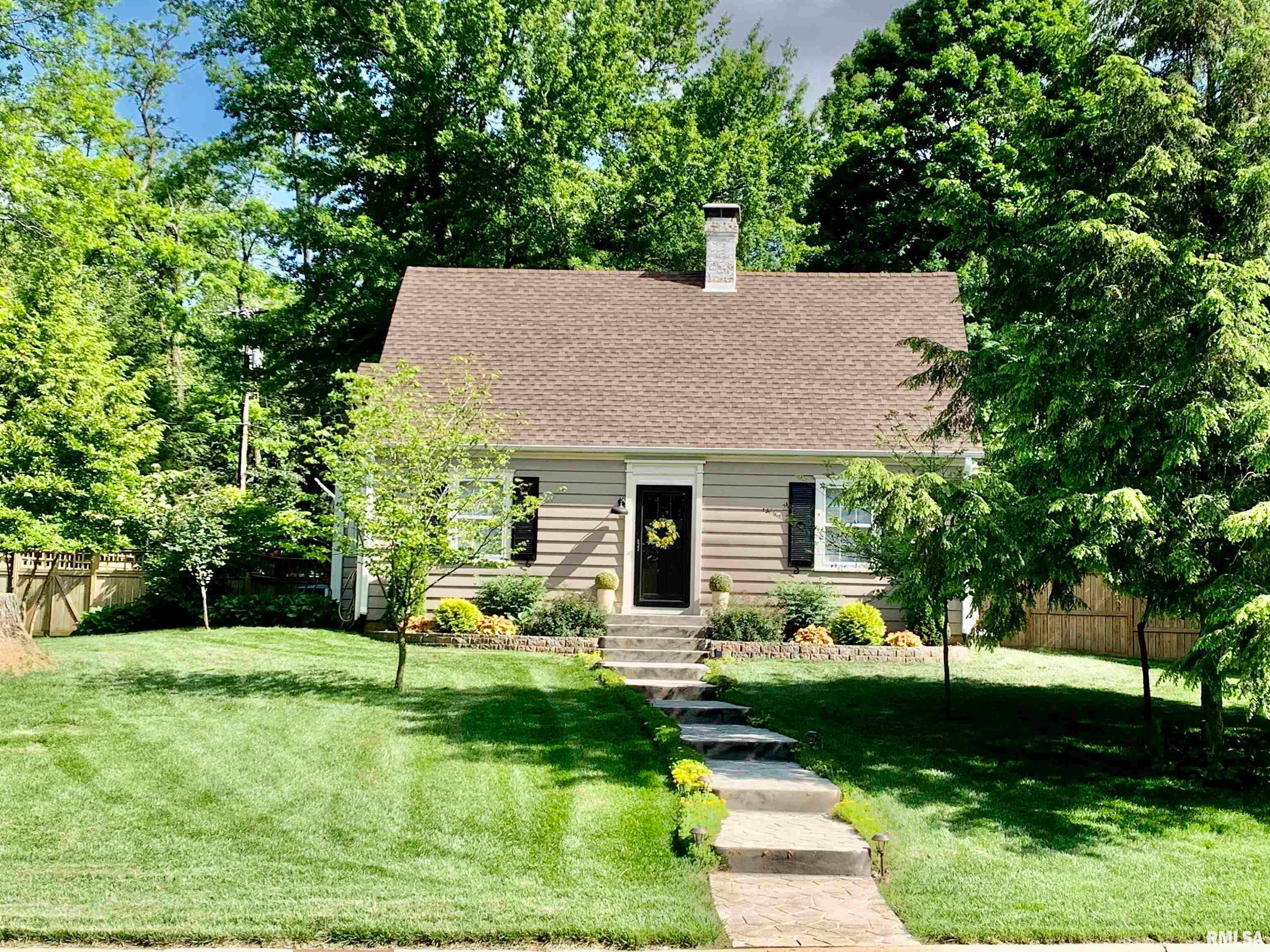 2 Fairview Court — photo