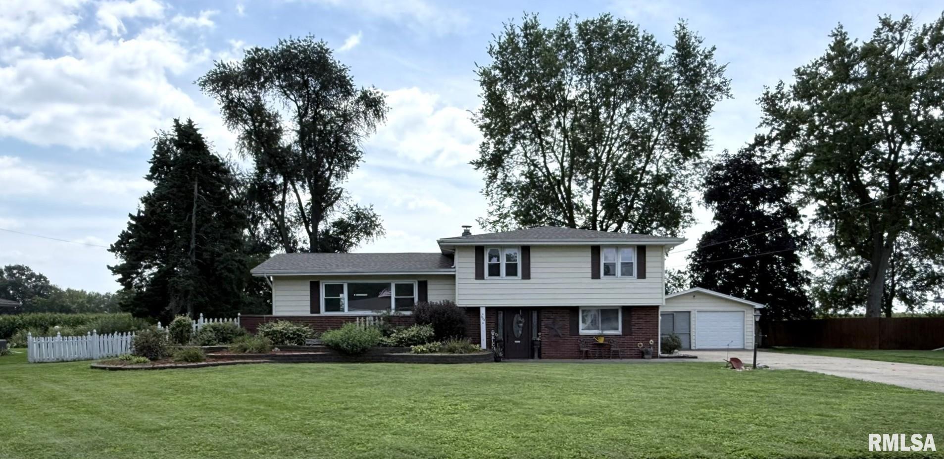 374 Kenwick Drive — photo