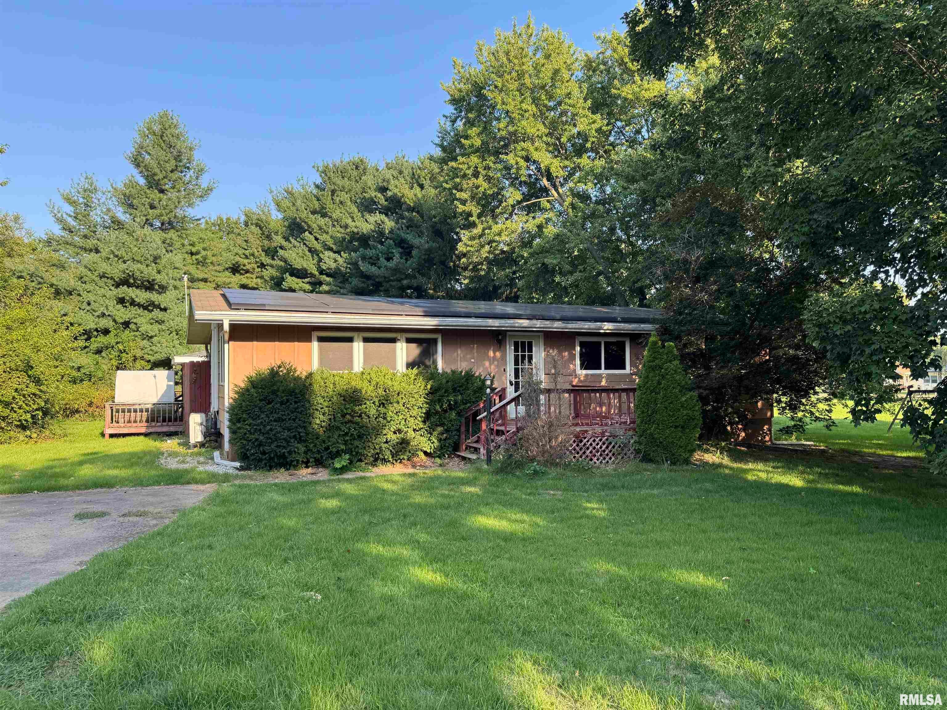 228 W Hickory Hills Drive — photo