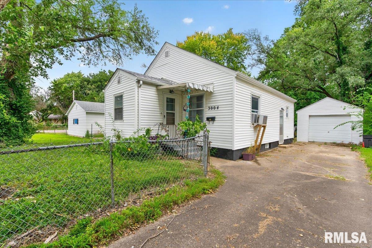 3004 S Allis Avenue — photo