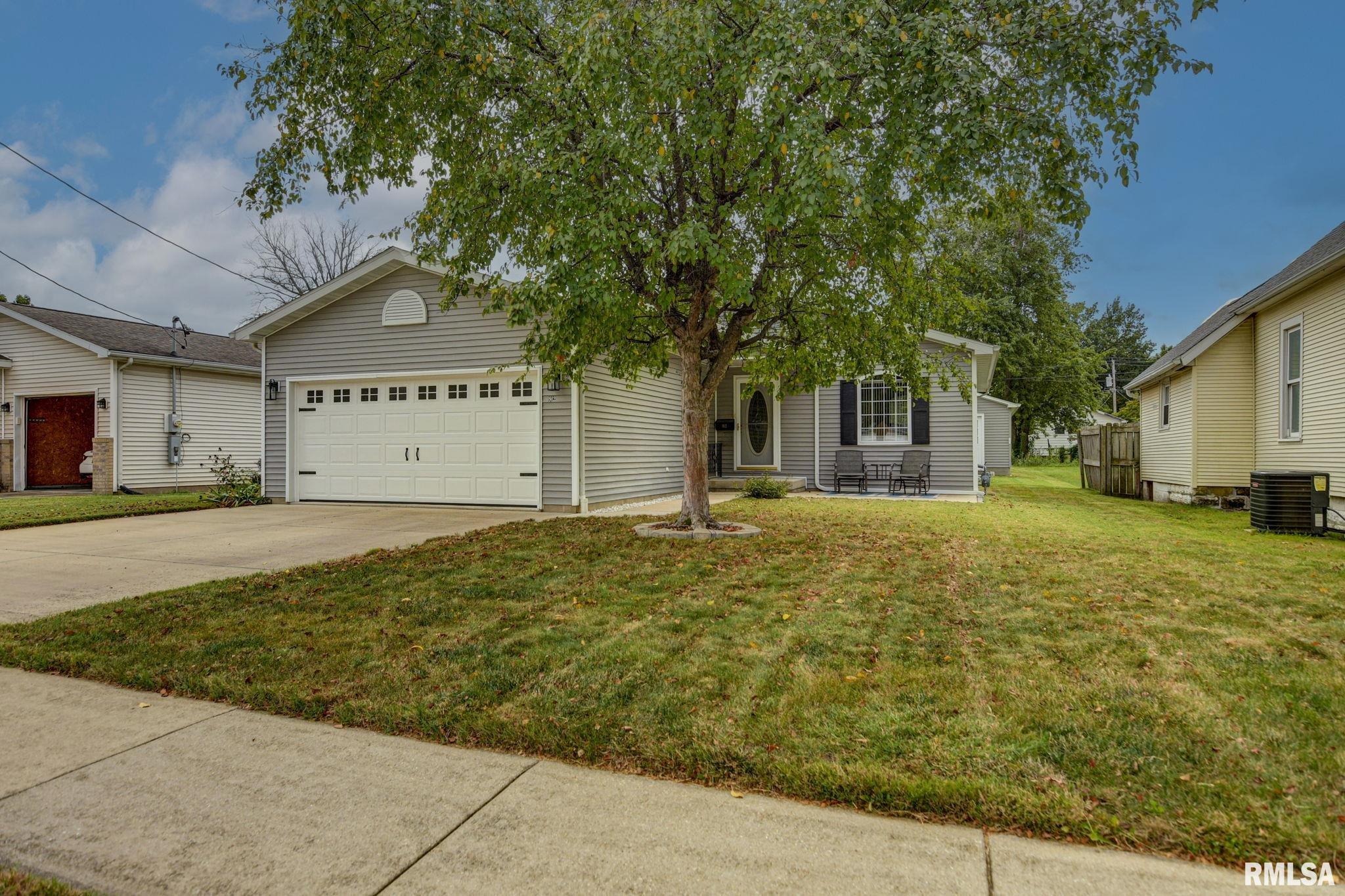 912 W Adams Street — photo