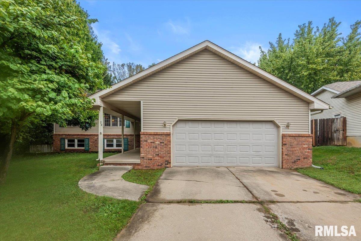 74 Holliday Road — photo