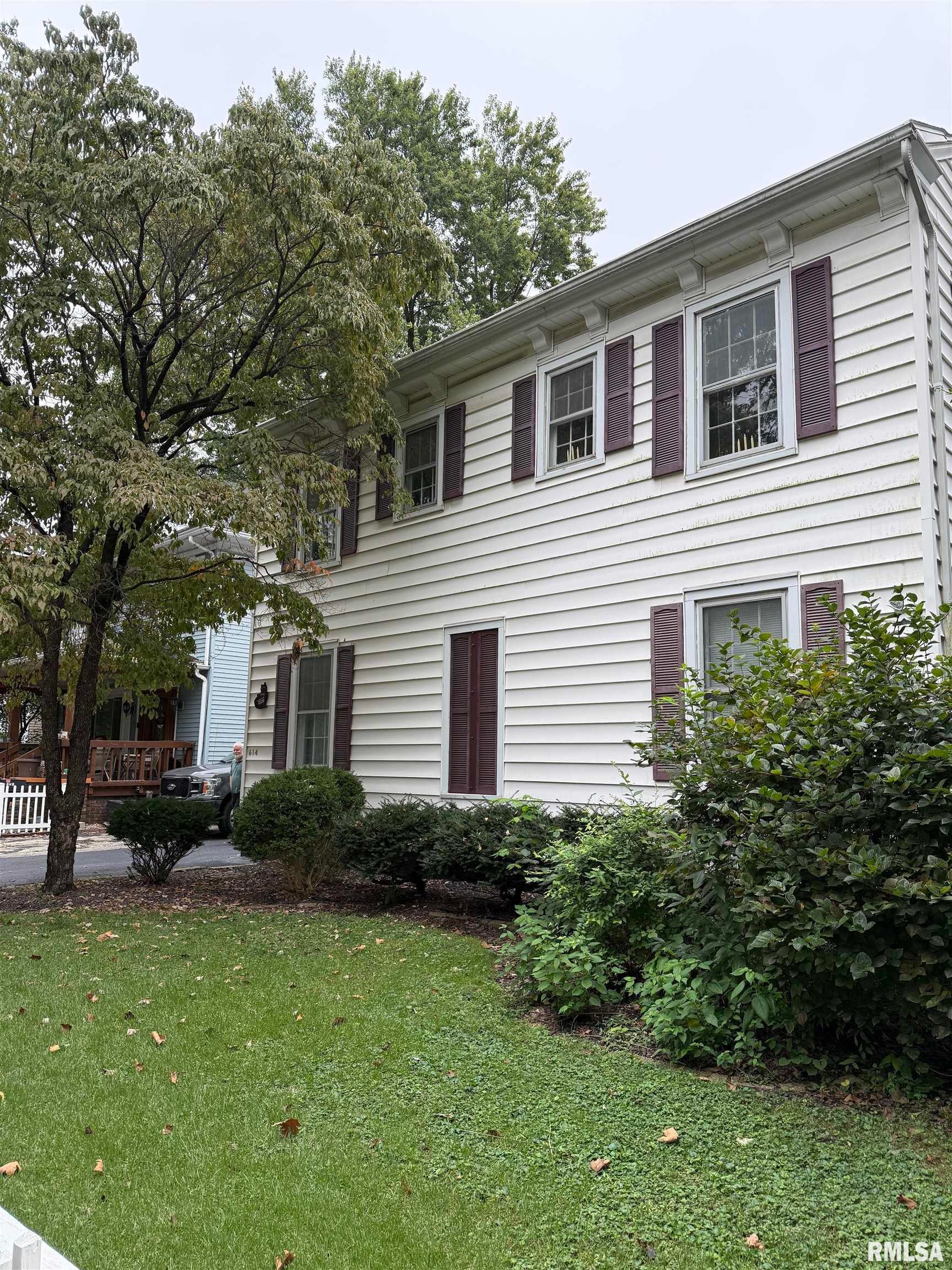 614 W Edwards Street — photo
