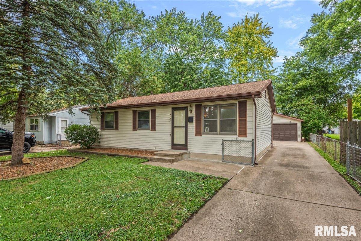 2425 Stokebridge Road, Springfield, IL 62702 — photo 2