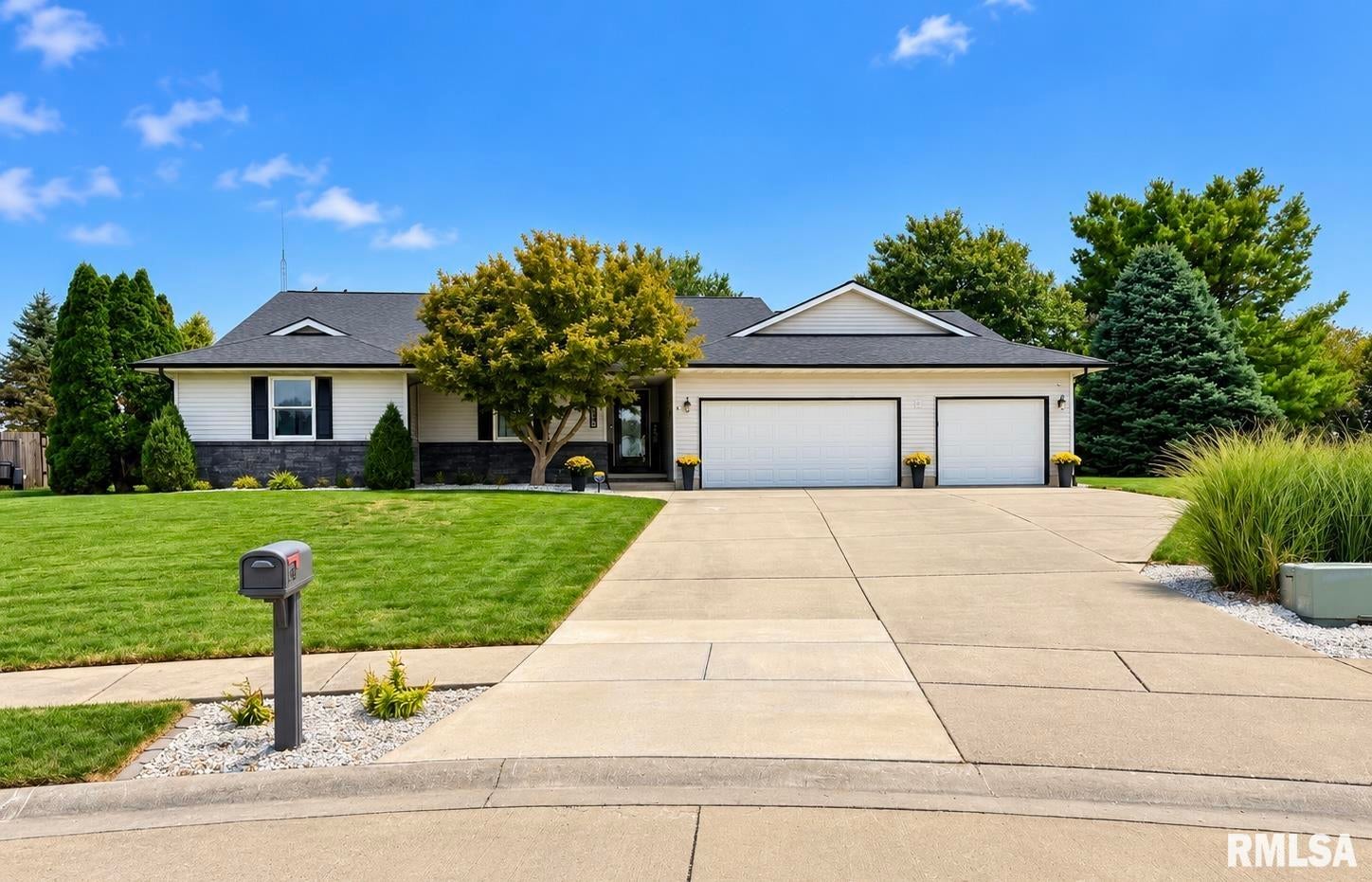 148 Parkway Drive — photo