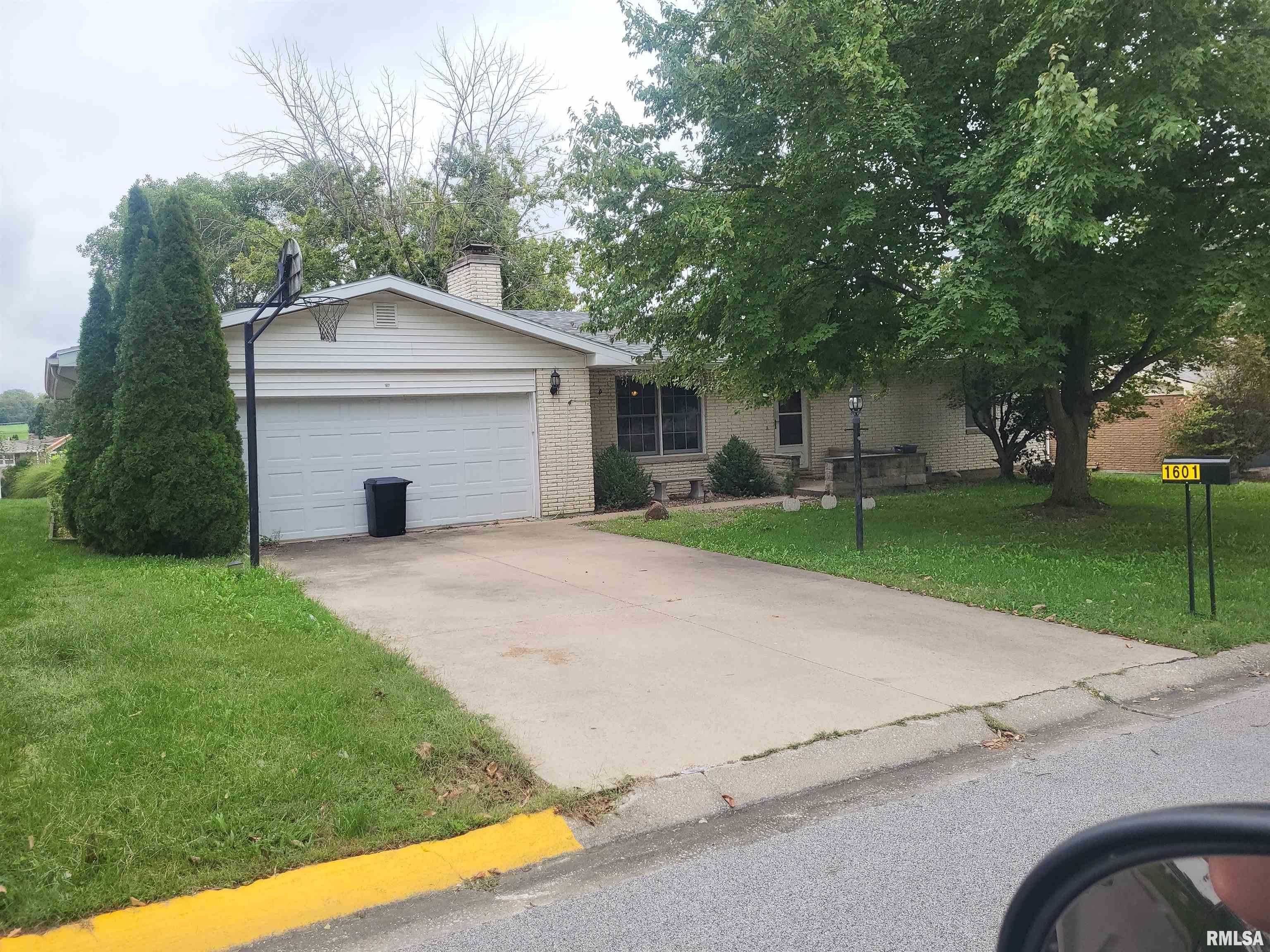 1601 S 28th Street — photo