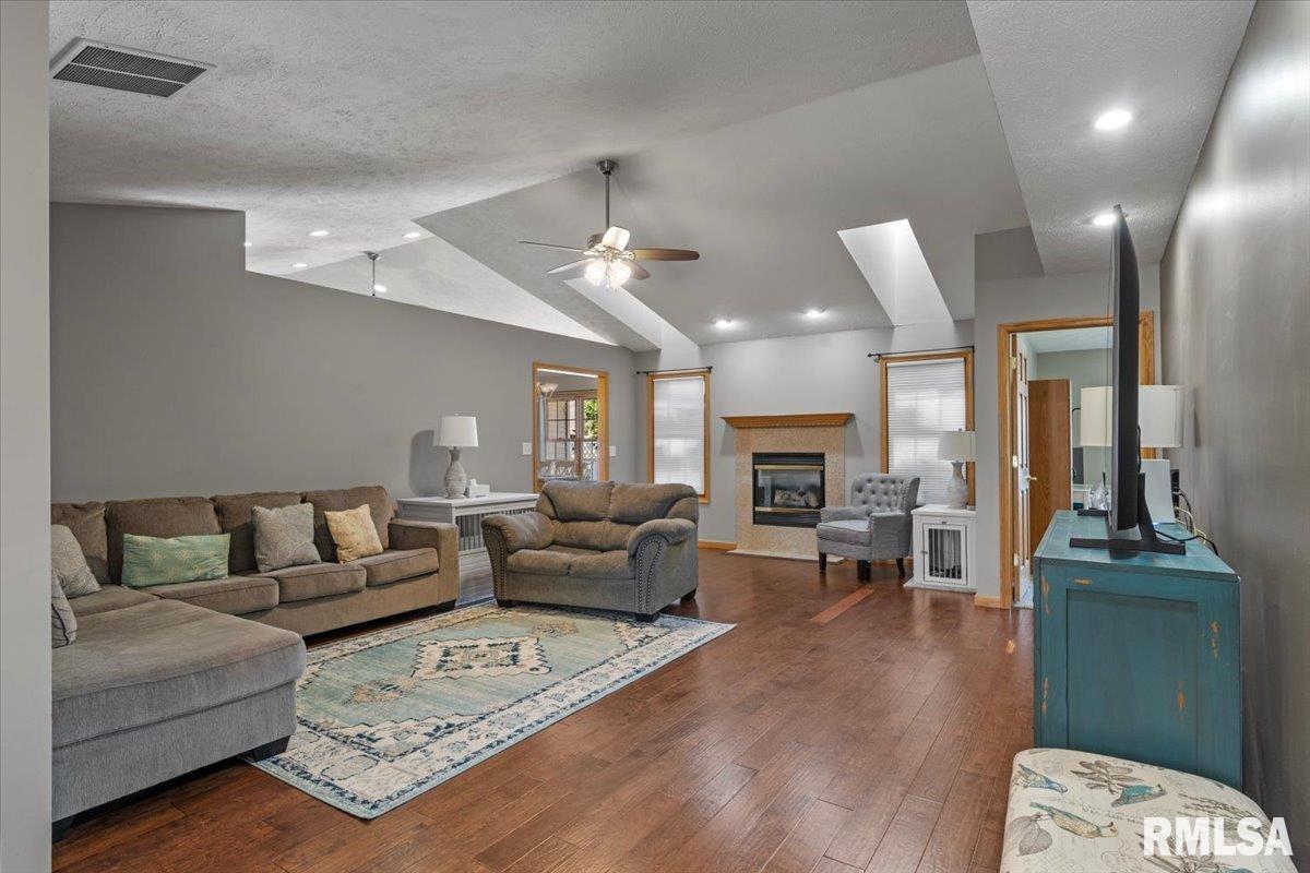 703 Burberry Lane, Rochester, IL 62563 — photo 2
