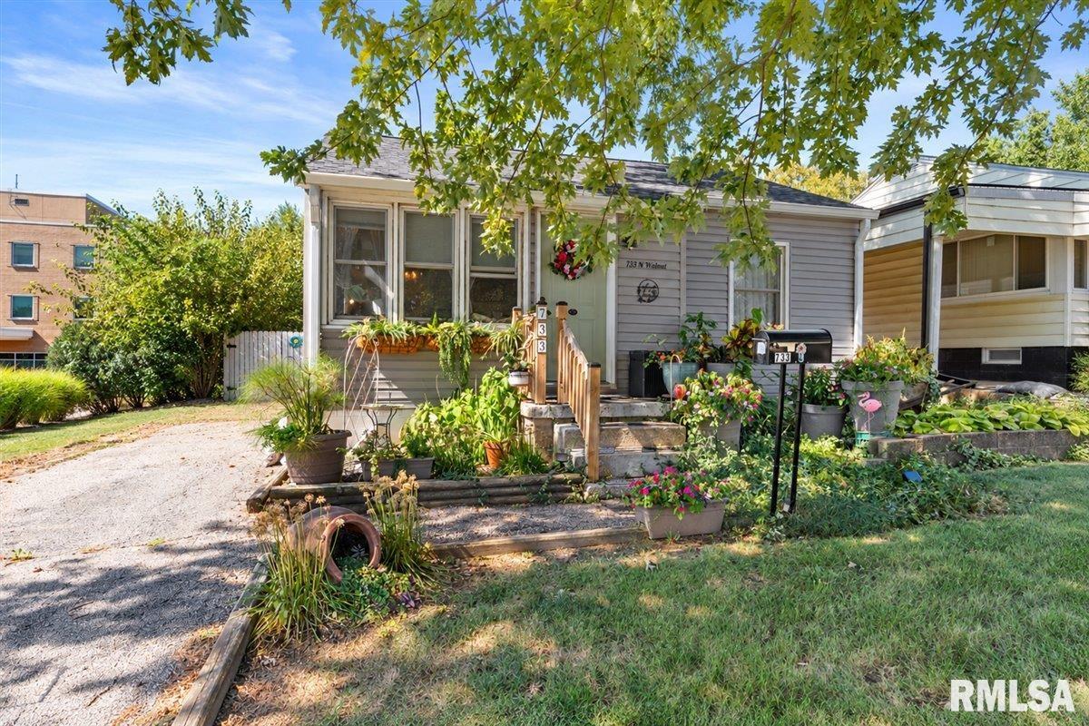 733 N Walnut Street — photo