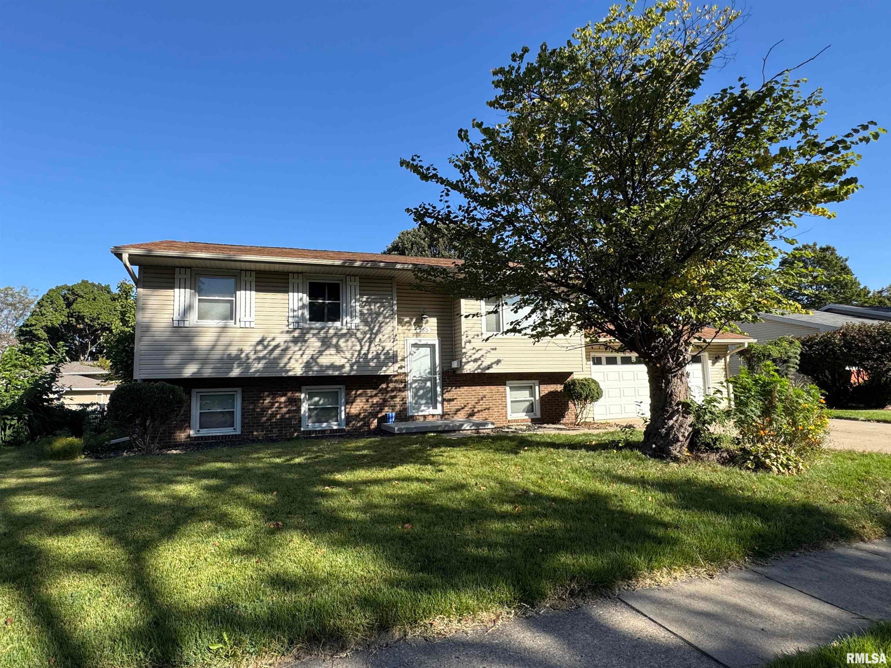 255 Saxon Drive — photo