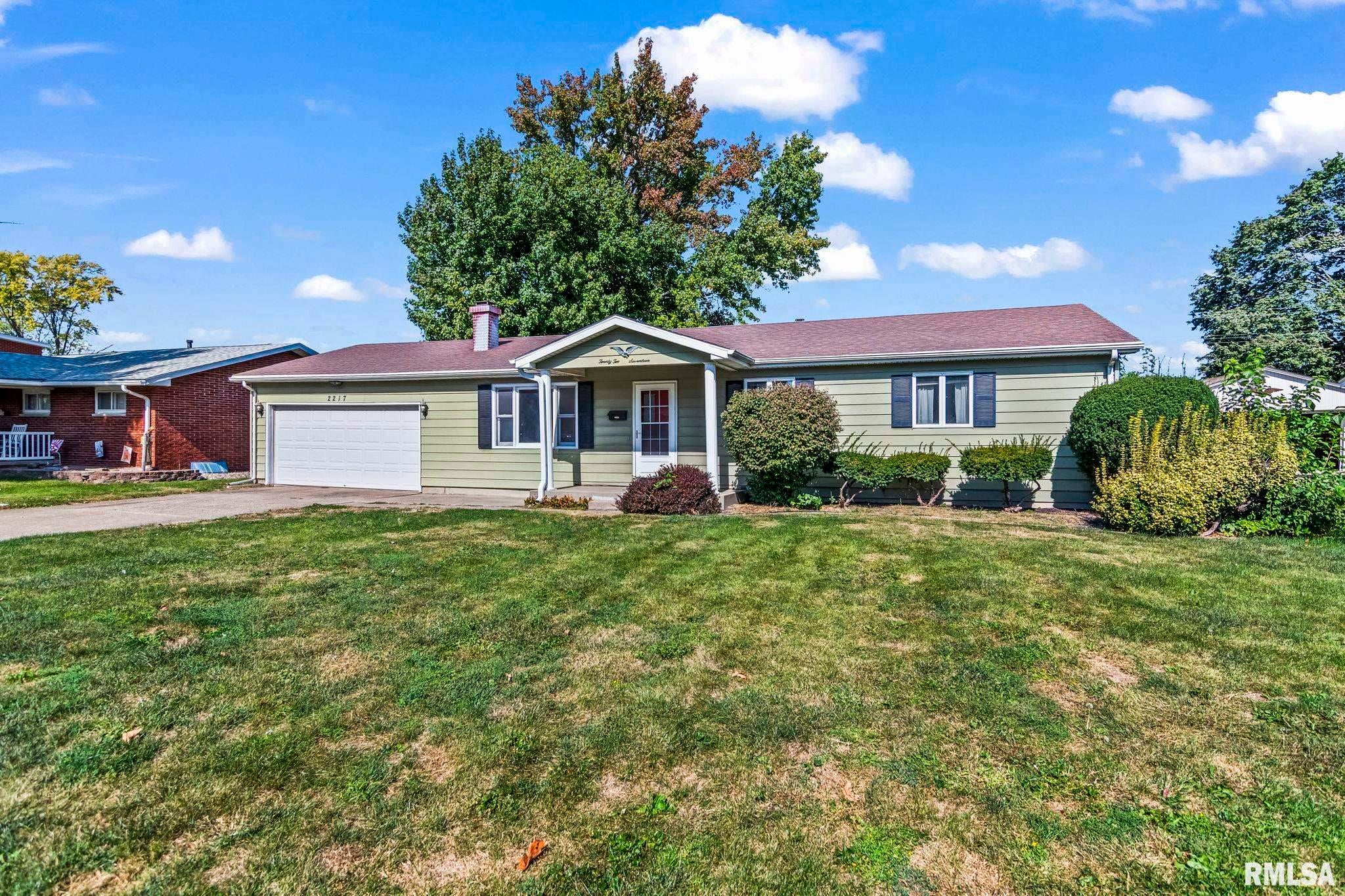2217 E SANGAMON Avenue, Springfield, IL 62702 — photo 2