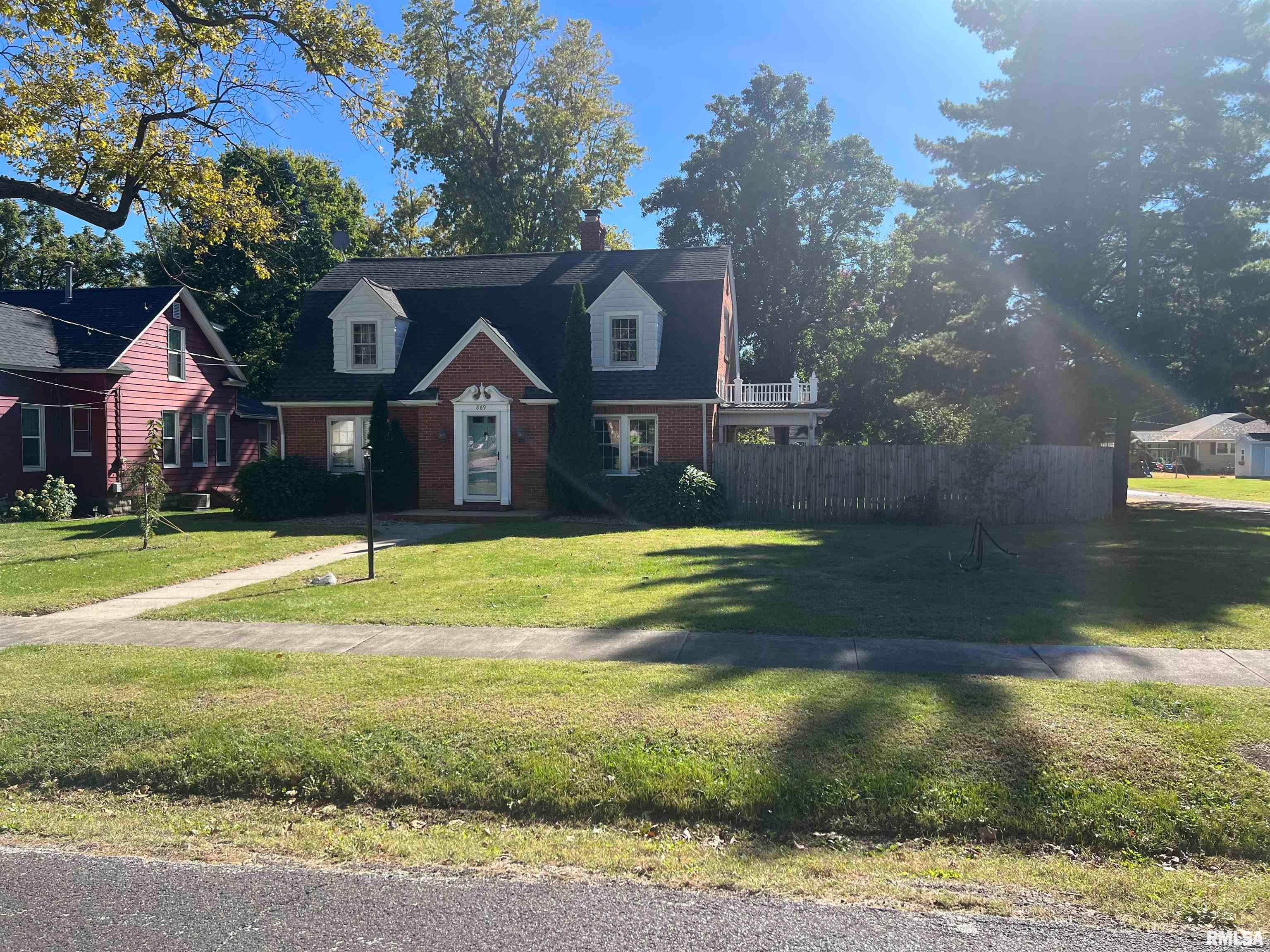 869 Edgehill Roads — photo