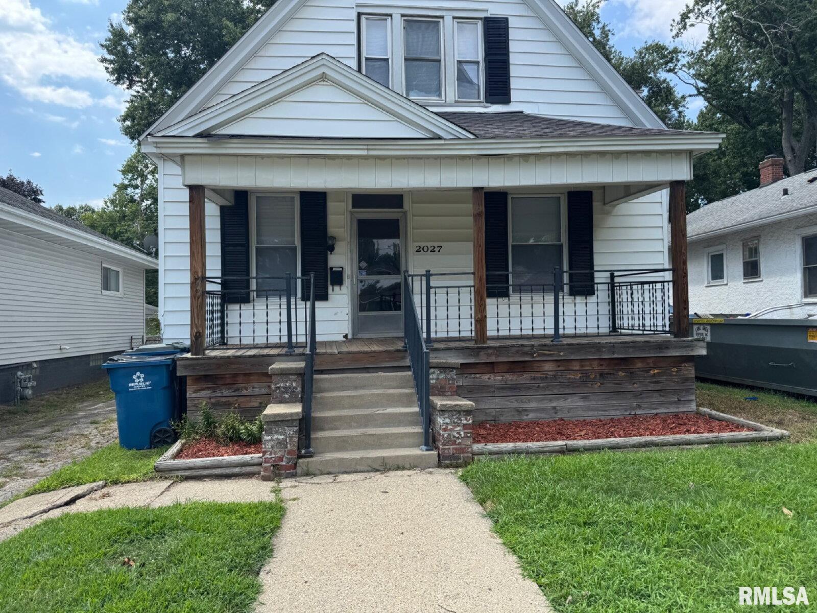 2027 S College Street — photo