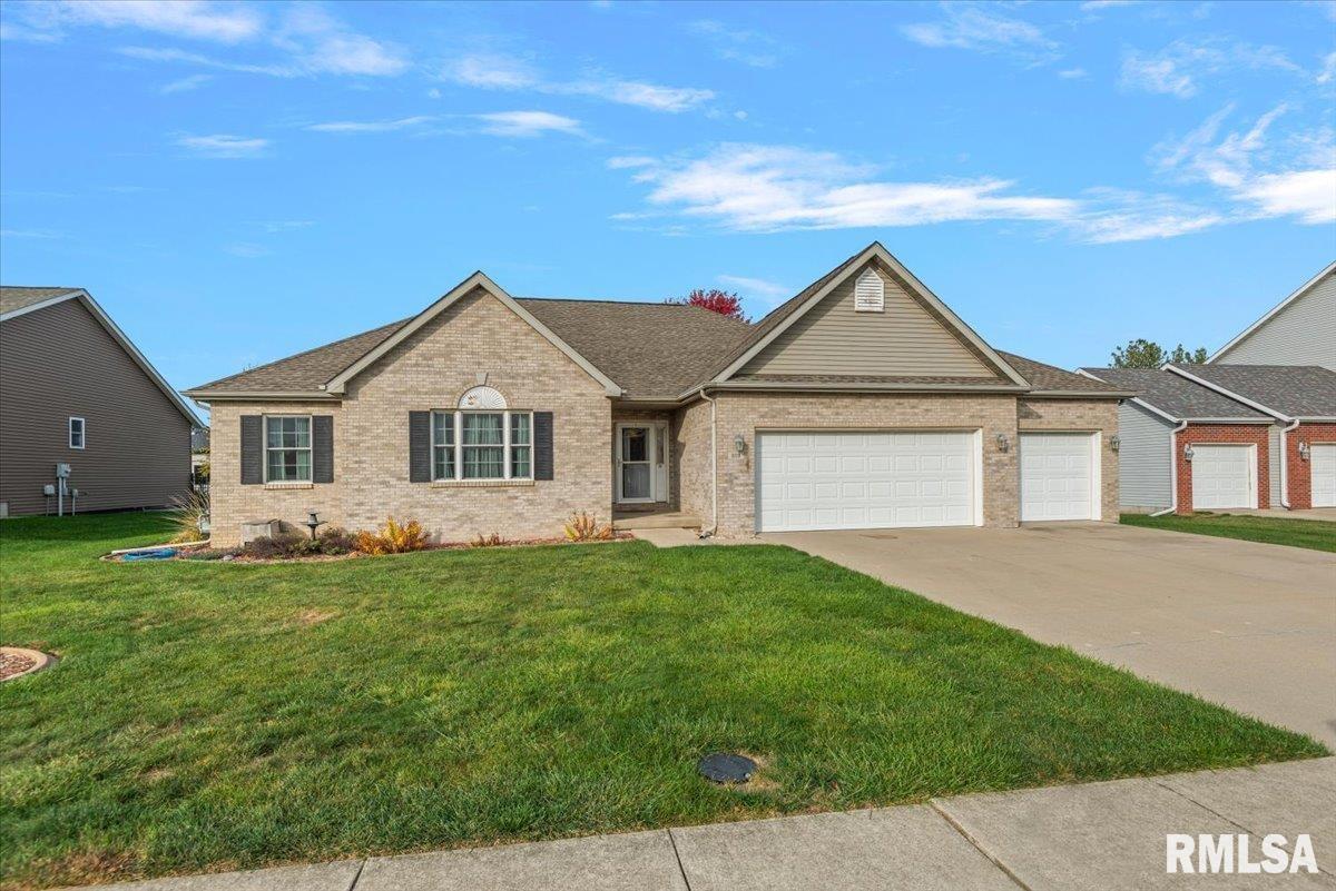 319 Huntington Drive — photo