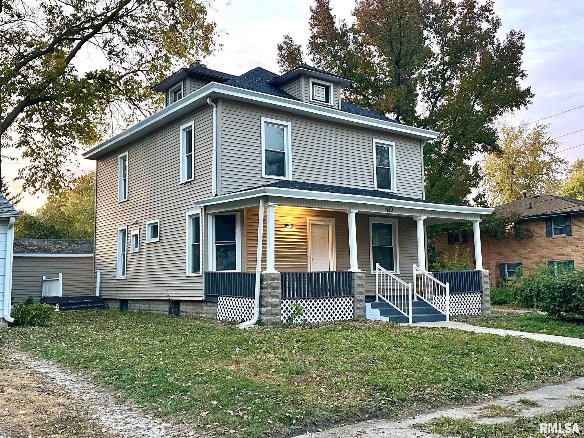 219 S Prairie Street — photo