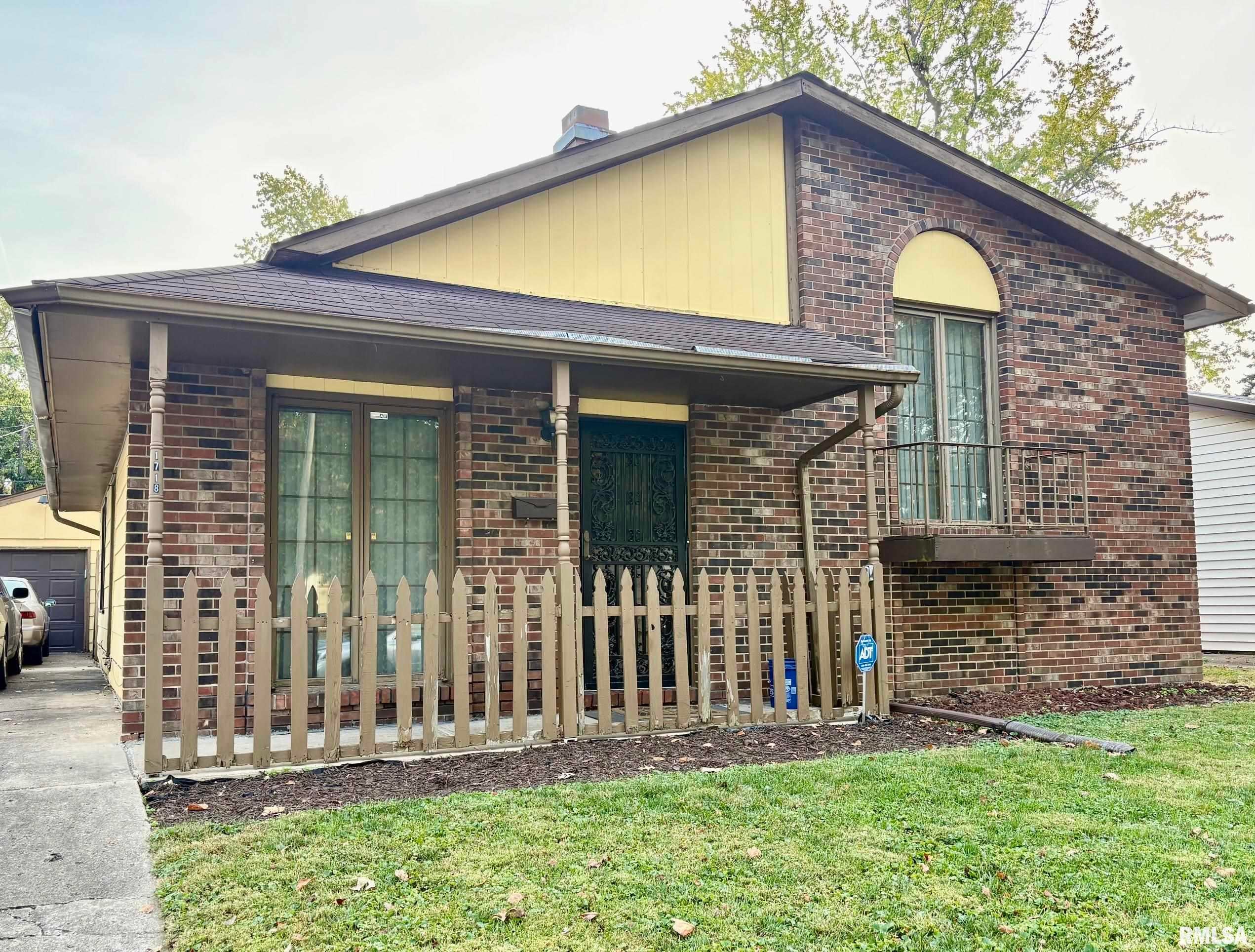 1718 Fairmont Drive — photo