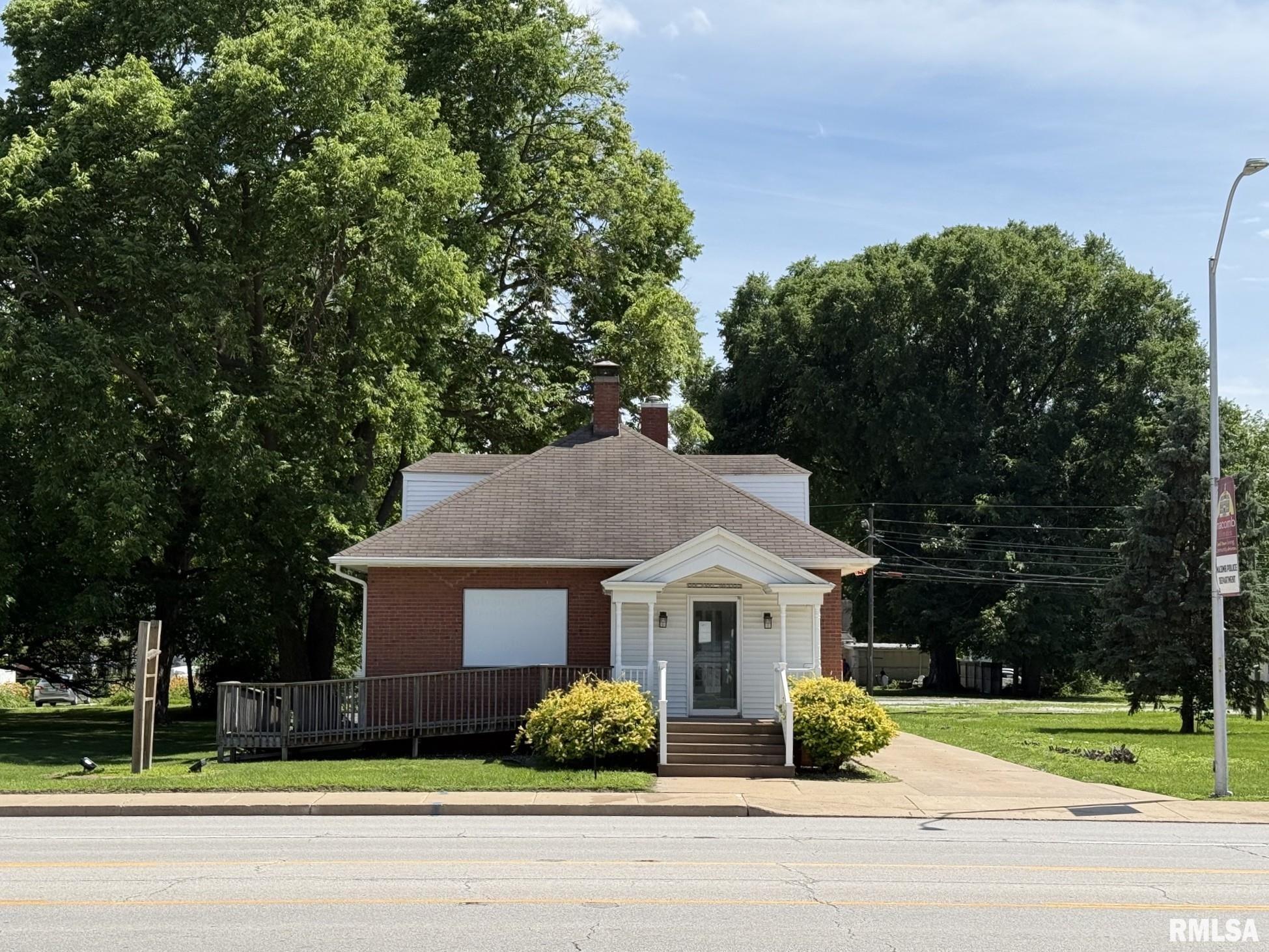 909 E Jackson Street — photo