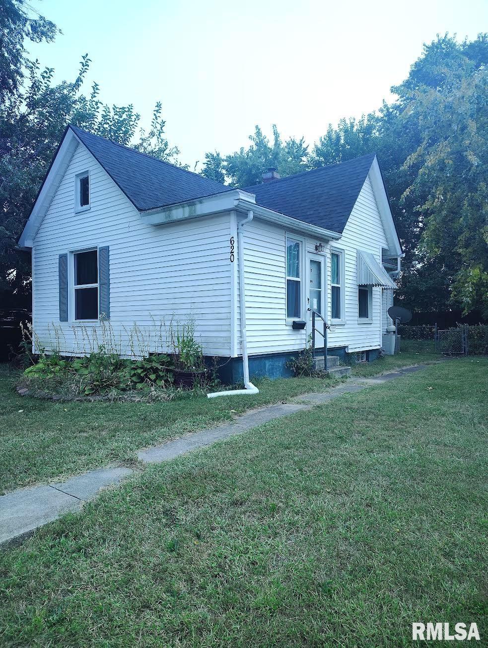 620 E Ash Street — photo