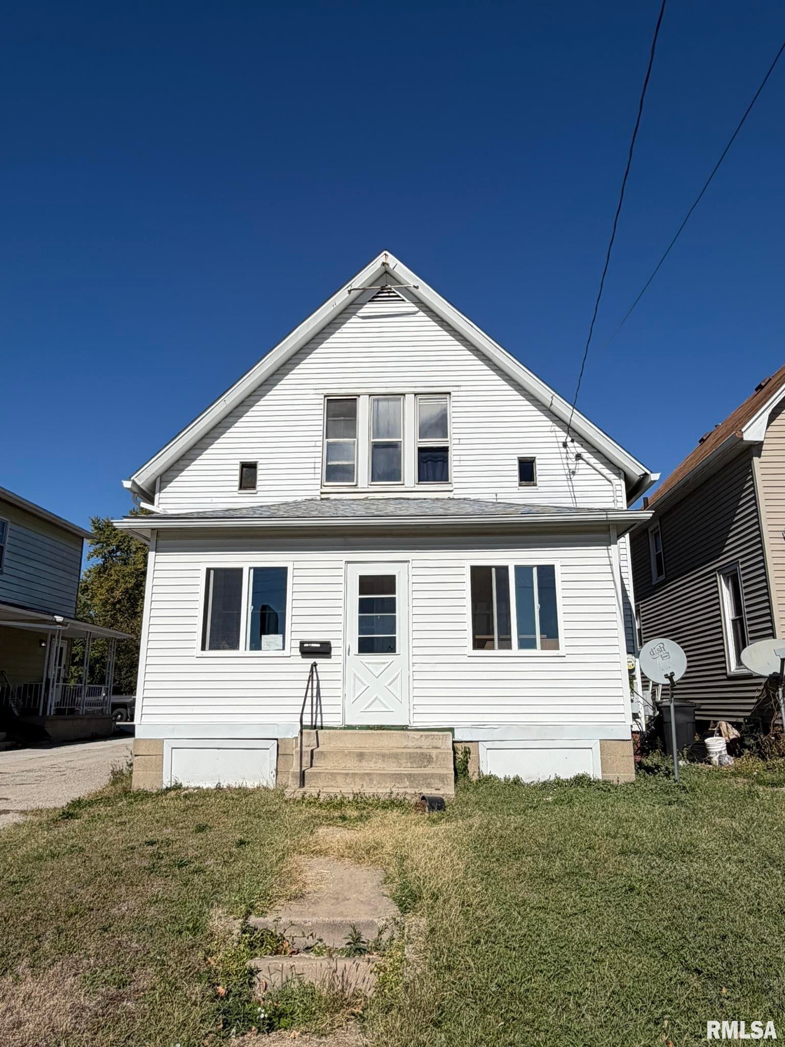453 E Locust Street — photo