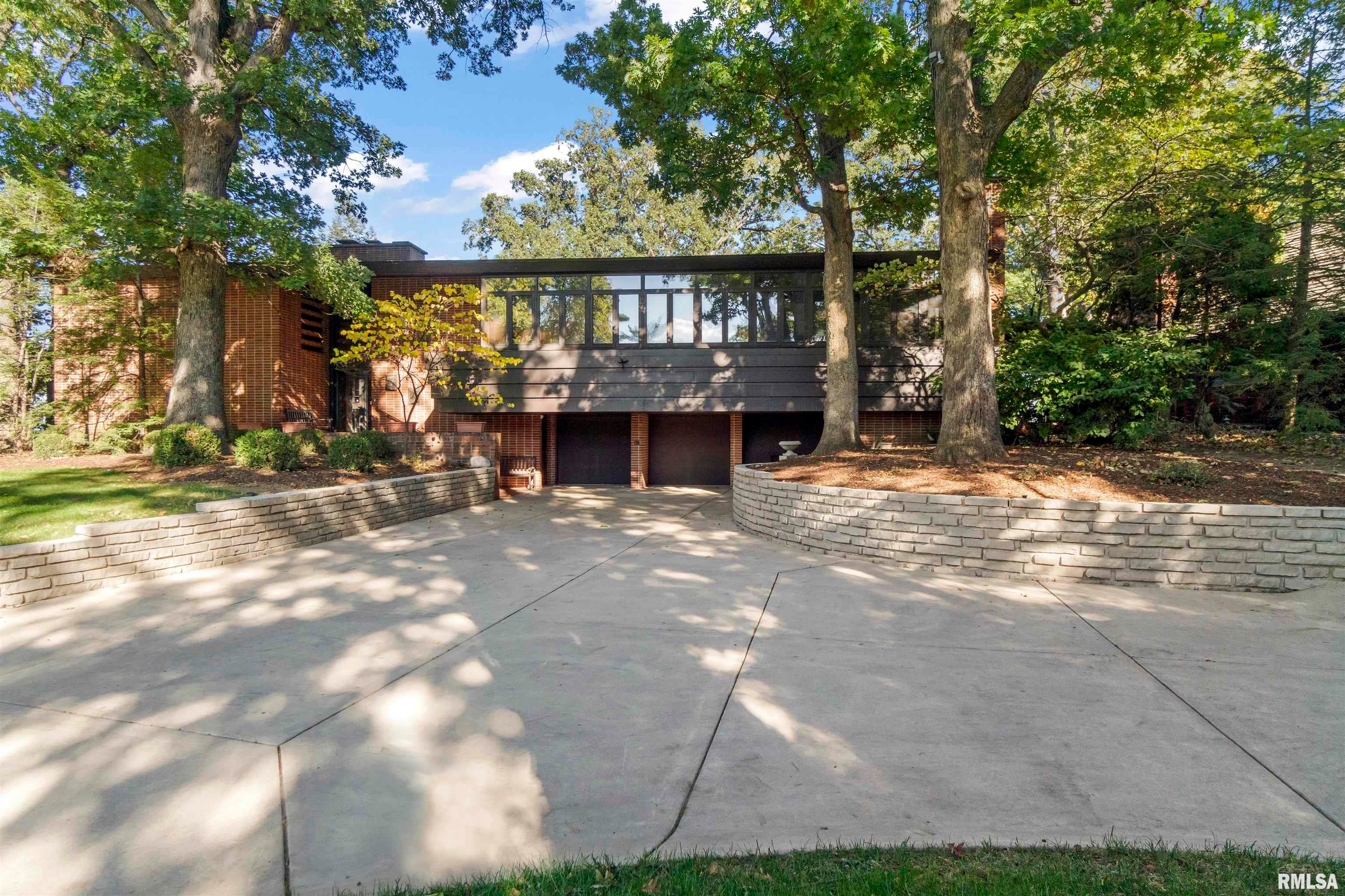 501 E High Point Road — photo