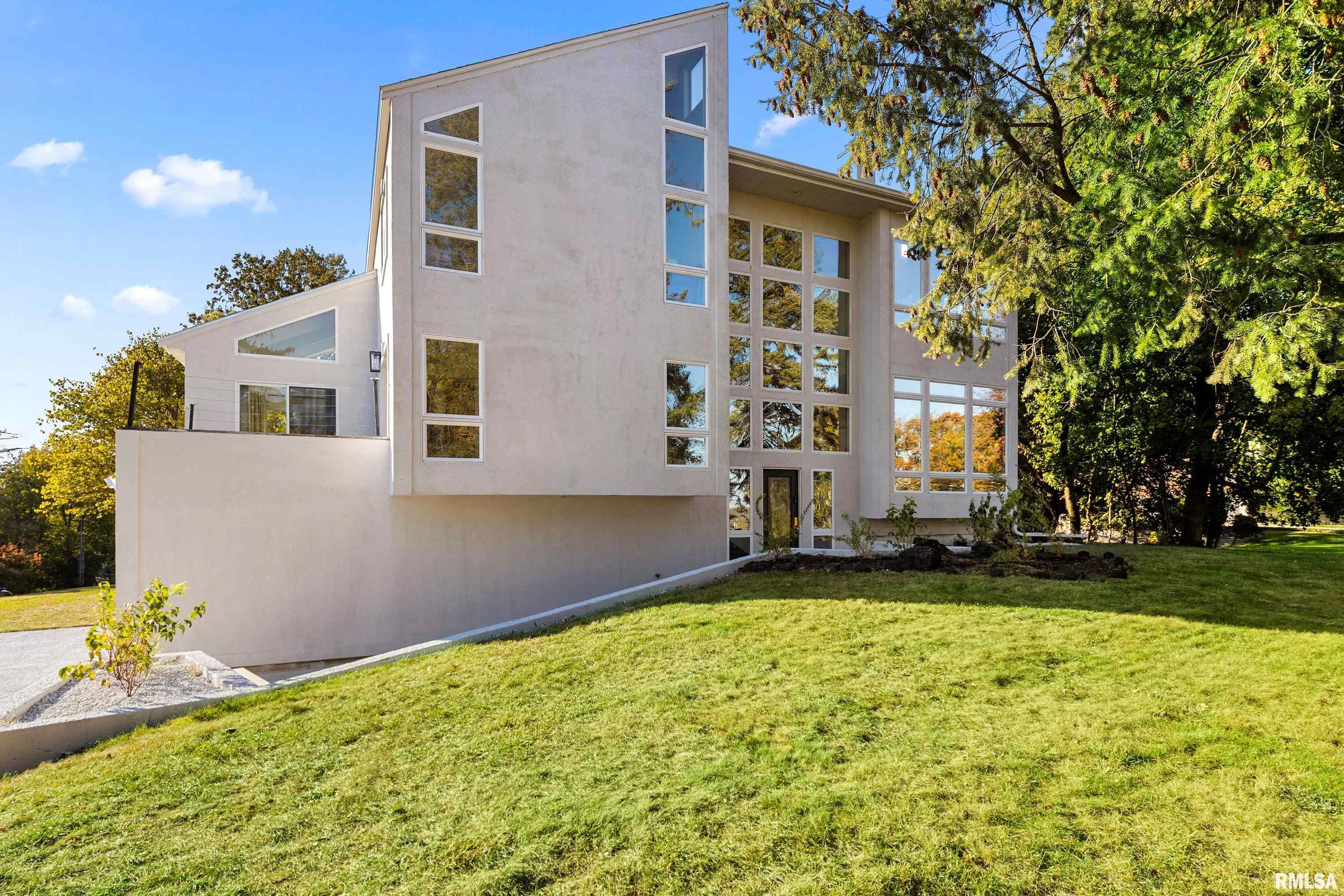 4119 N Grandview Drive — photo
