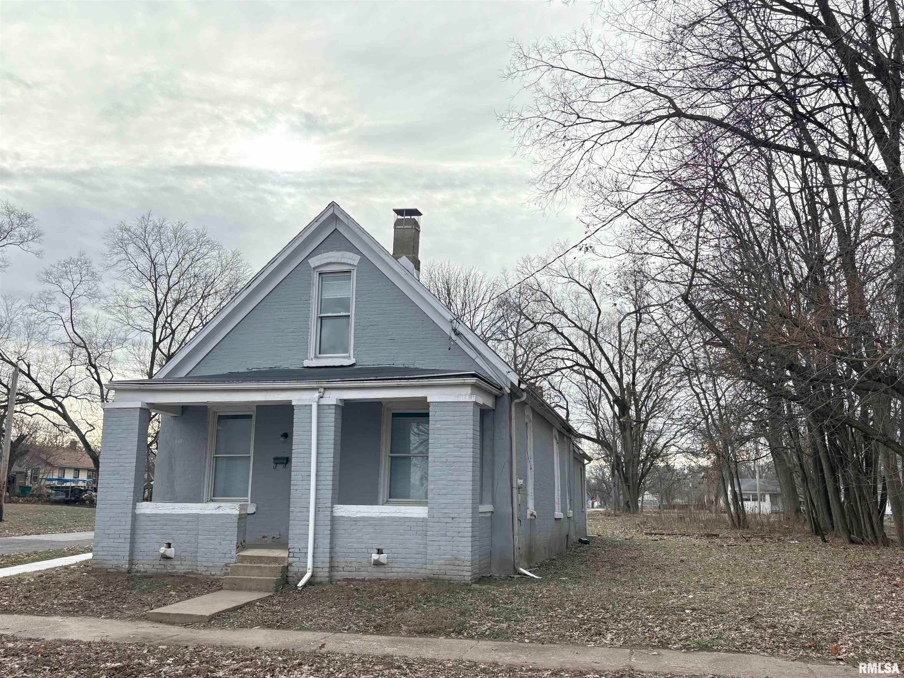 2700 W Marquette Street — photo