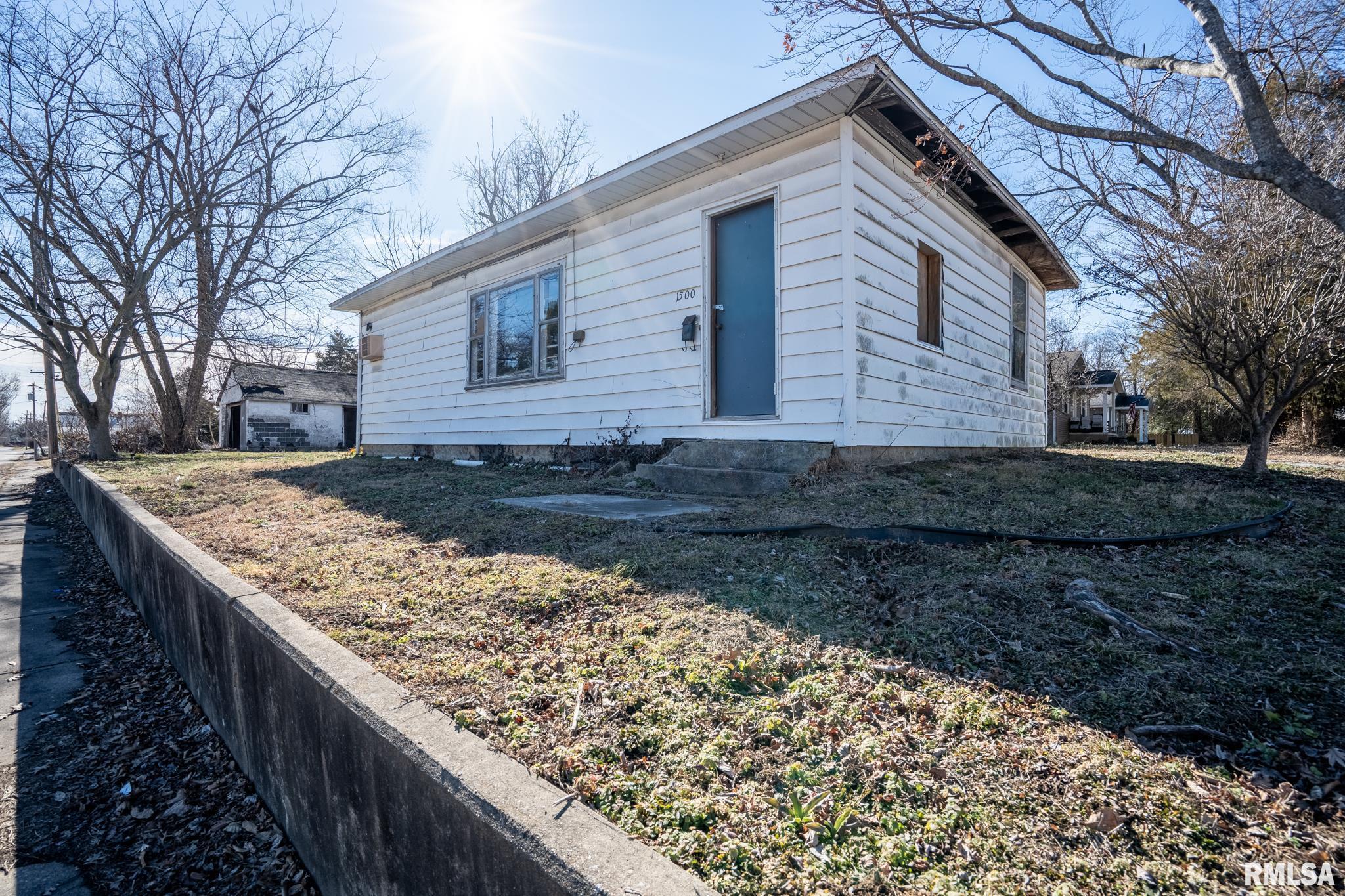 1500 W Adams Street — photo