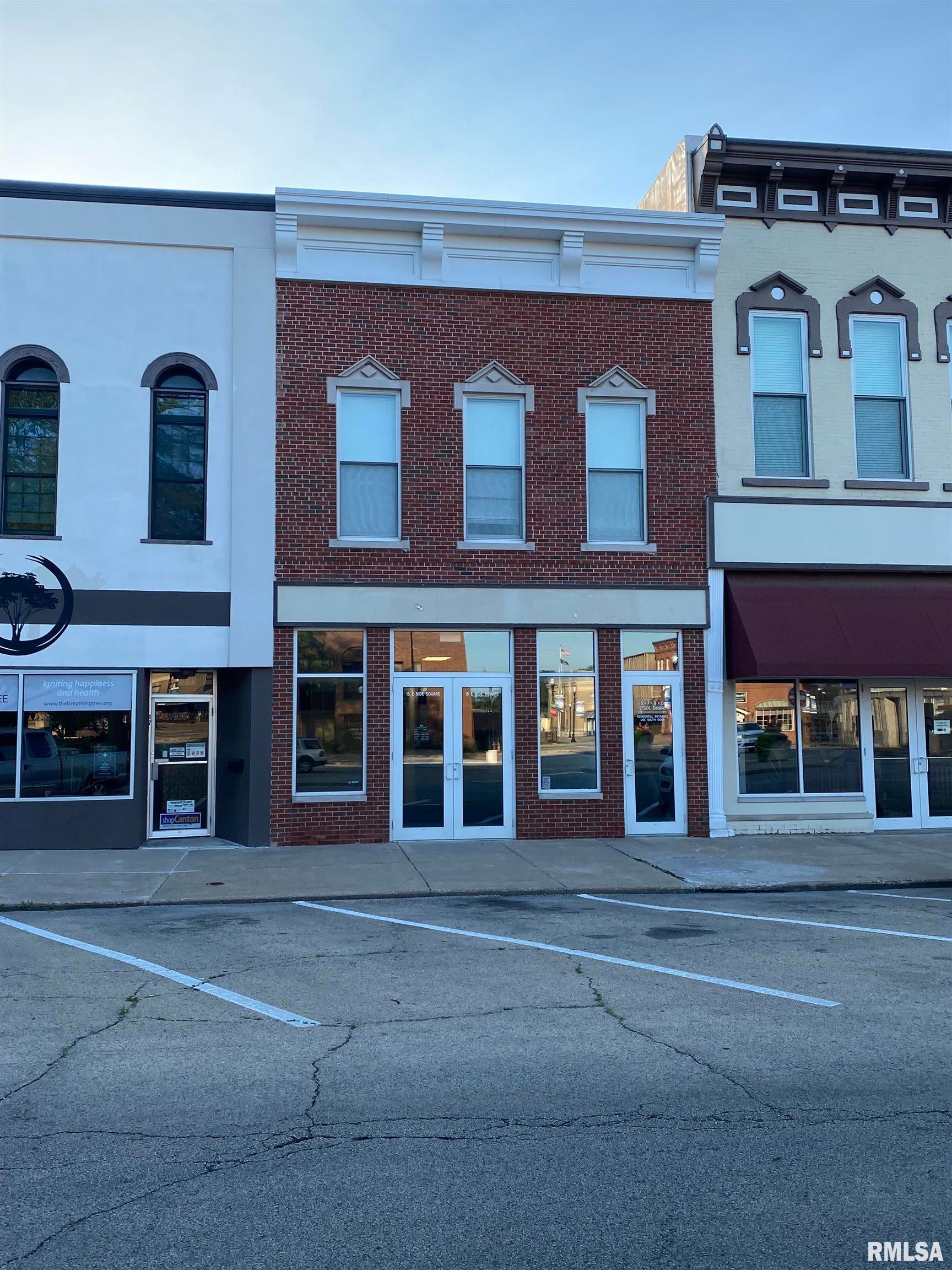 15 E Side Square — photo
