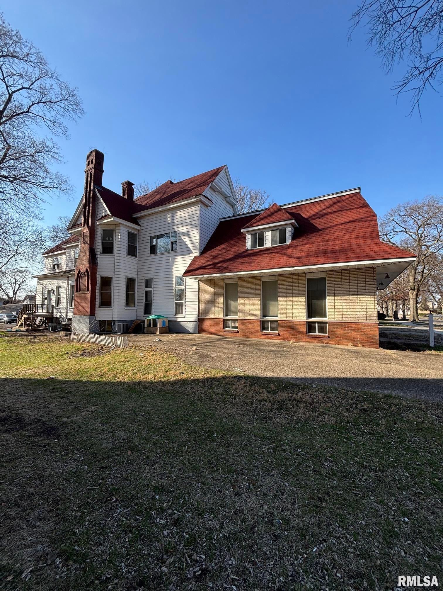 331 S 4th Street — photo