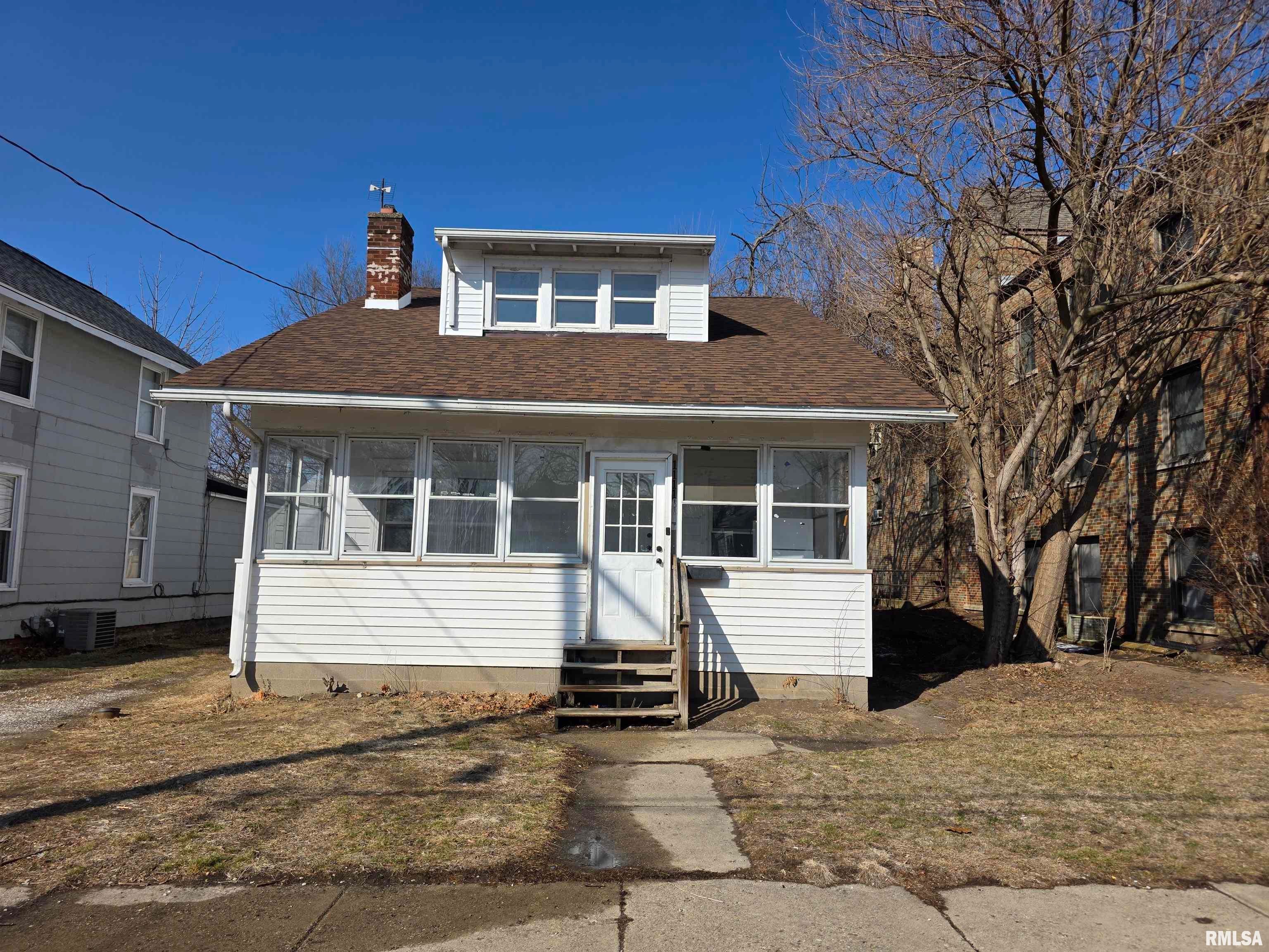 1111 E Republic Street — photo