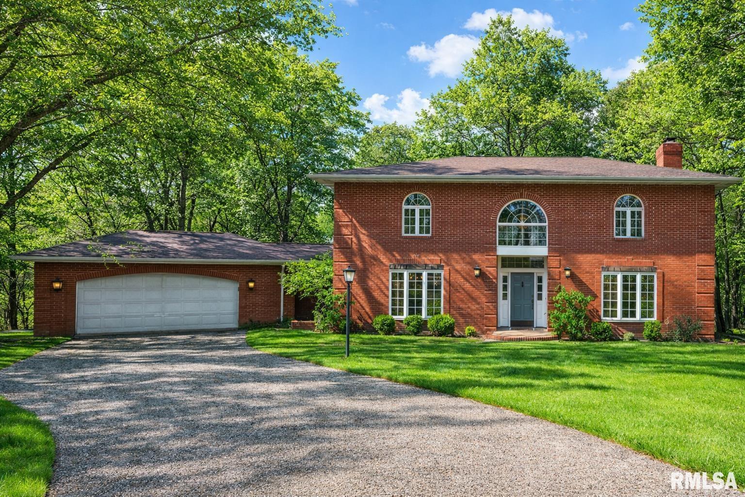 319 W Ravinwoods Road — photo