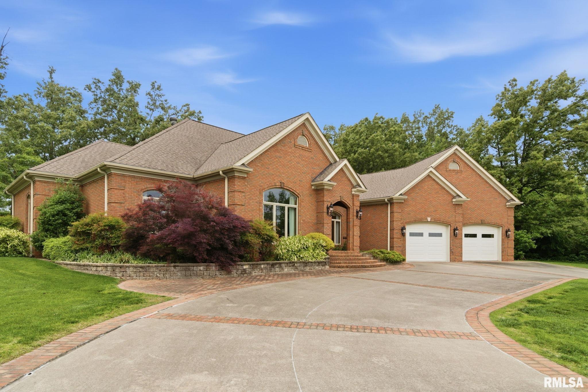 285 Fairway Drive — photo