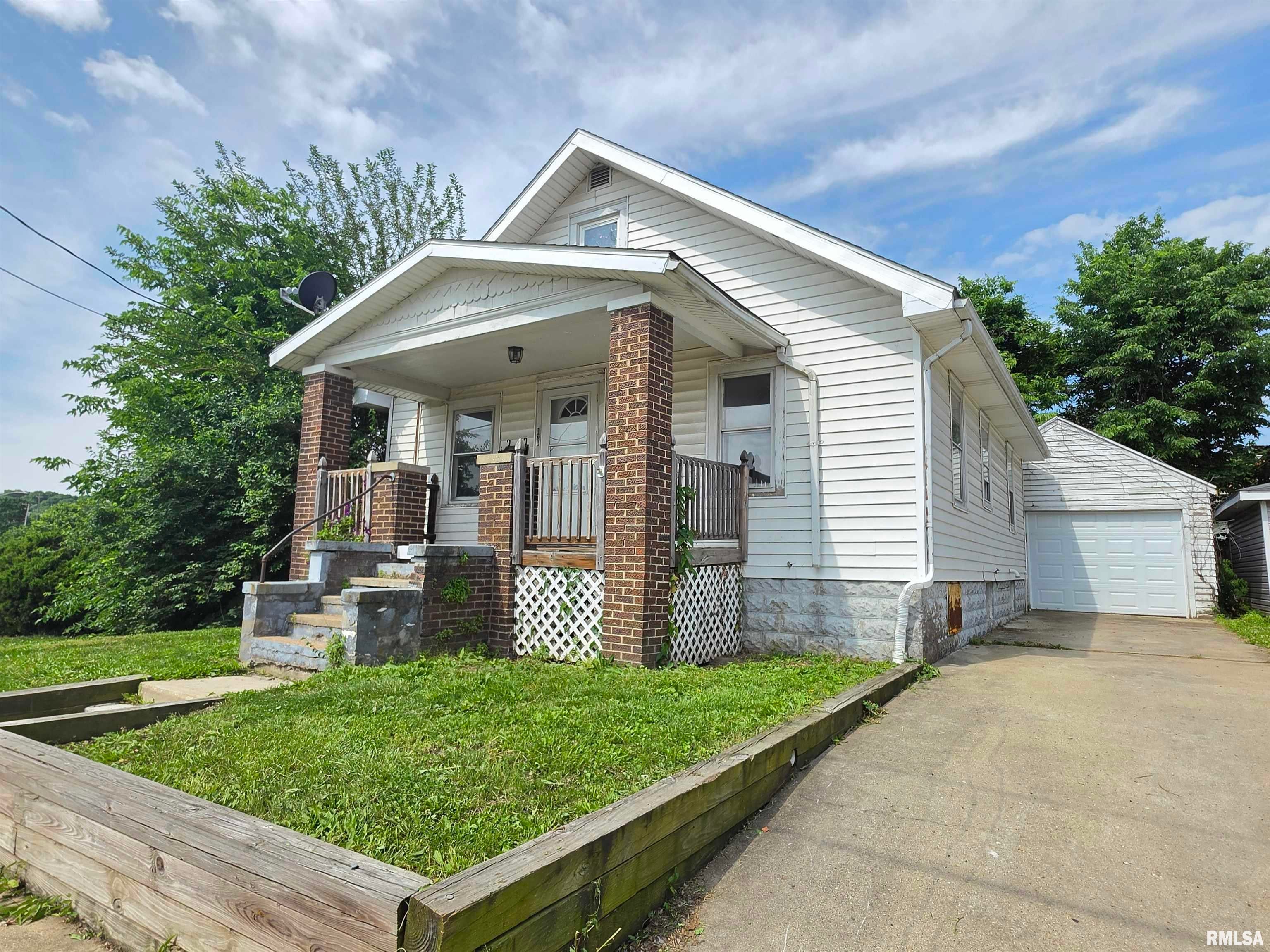 121 Pershing Place — photo