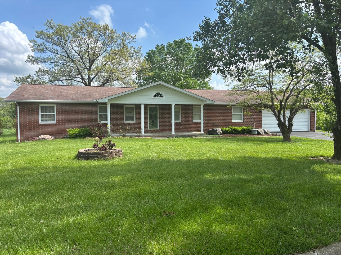 208 Holly Terrace — photo