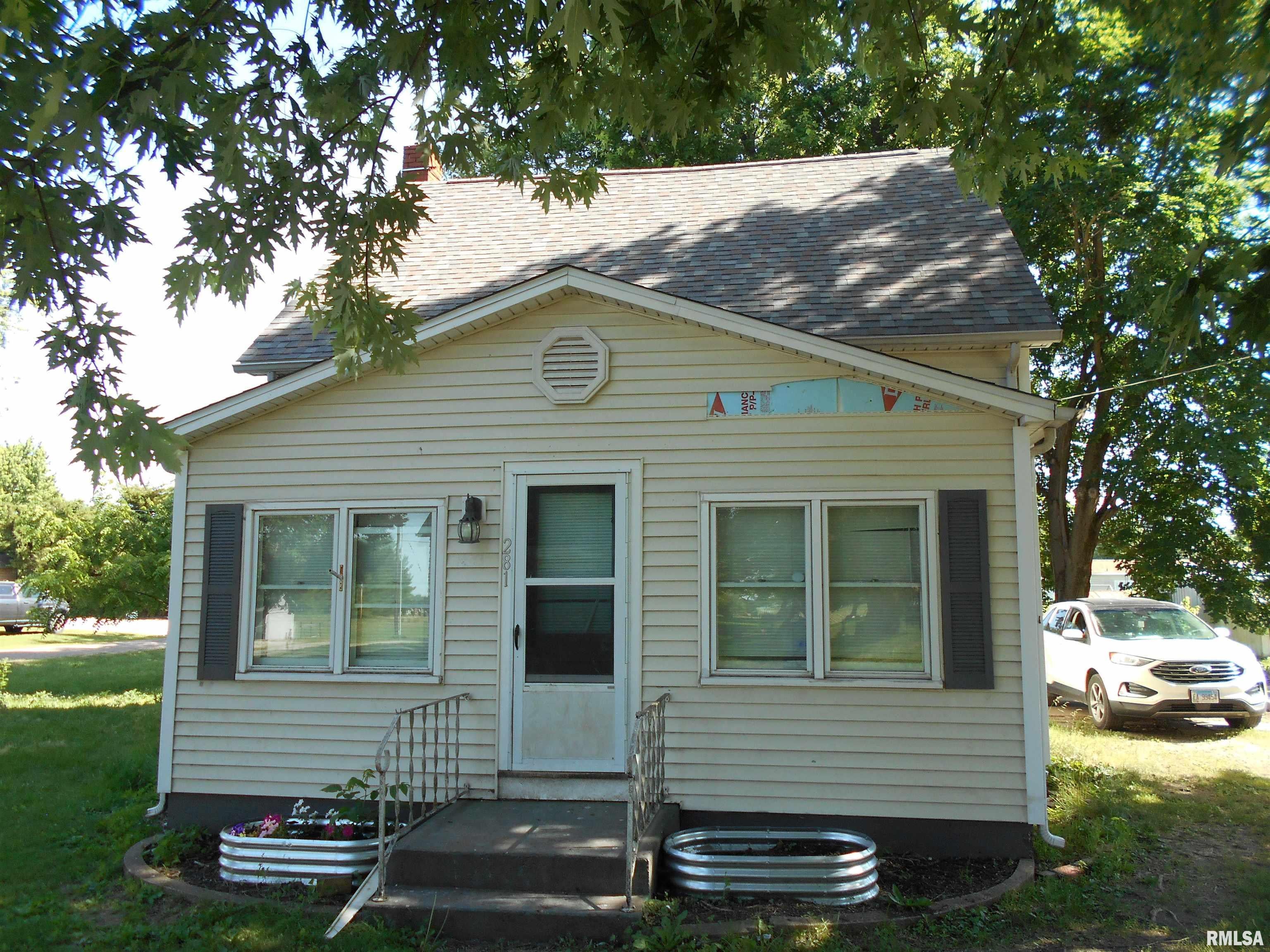 281 E Mechanic Street — photo
