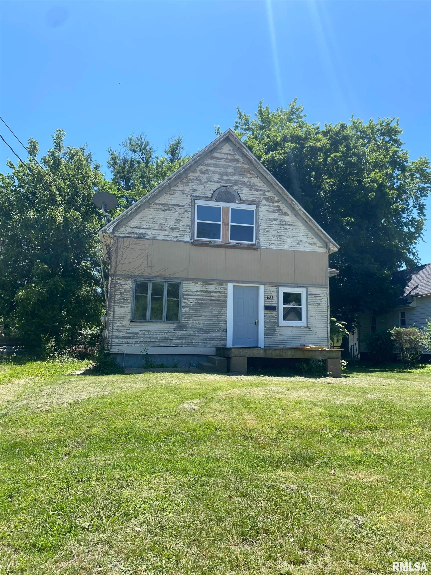 624 E Maple Street — photo